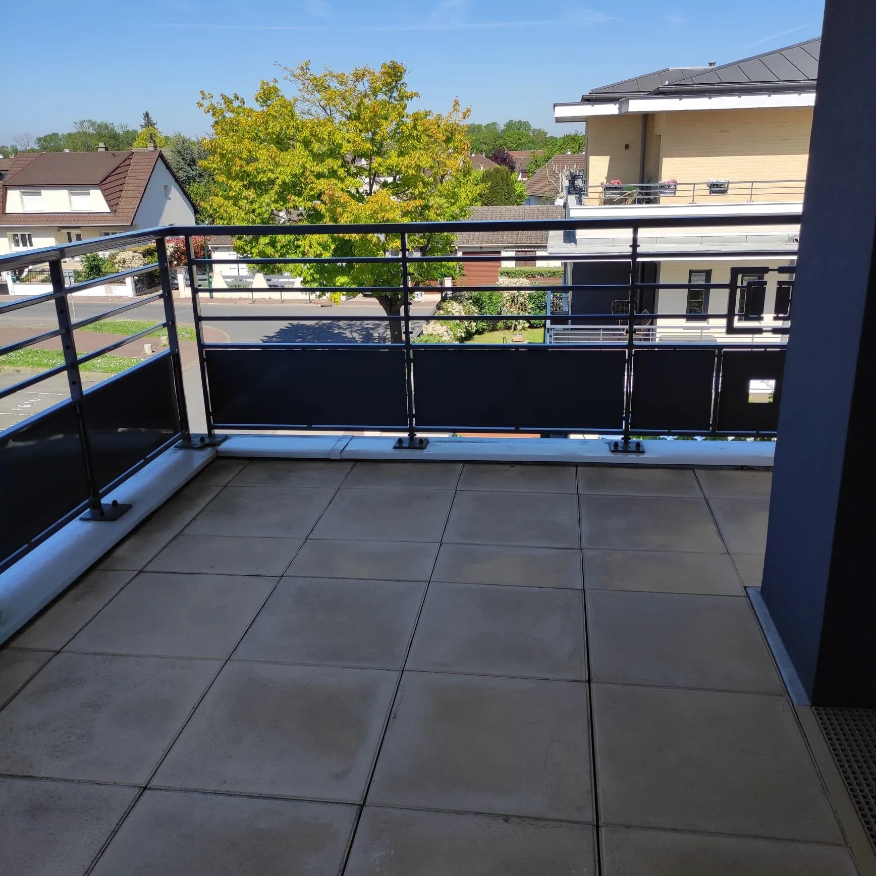Appartement T3 récent avec terrasse et parking à Noiseau – Confort et modernité