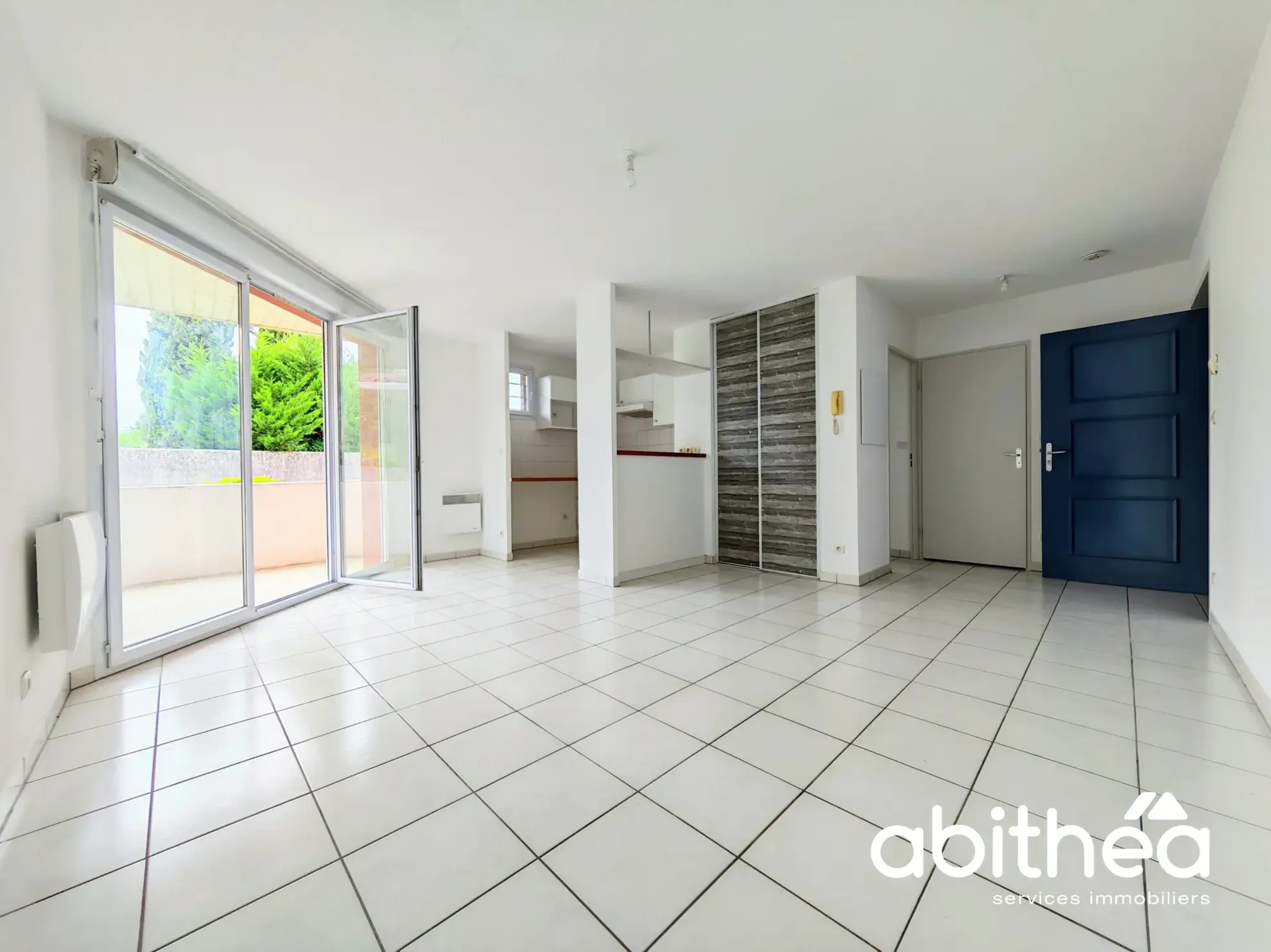 Bel appartement T2 avec terrasse, piscine et parking à Génissac, proche de Libourne