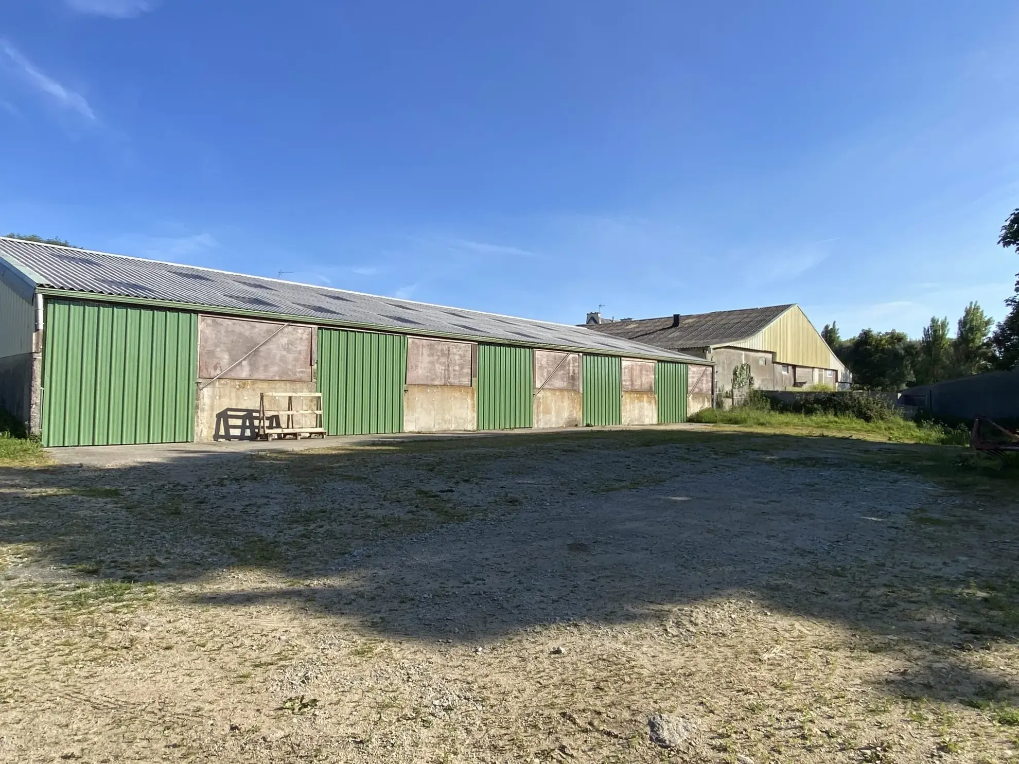 À vendre ensemble de deux hangars sur plus de 4 000 m² au Conquet