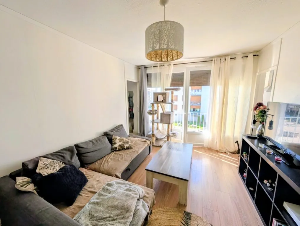 Appartement de 58 m² à Dijon proche facultés avec balcon et parking