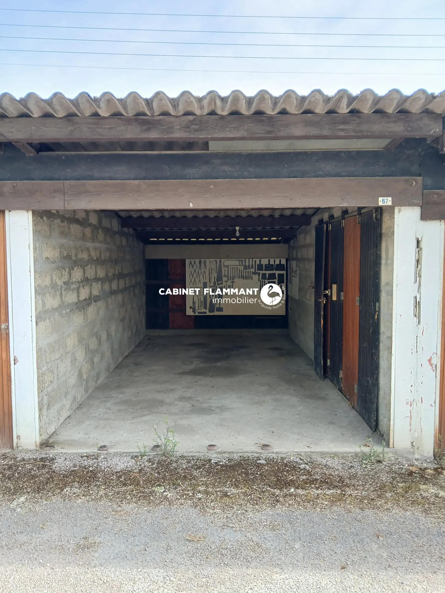 Garage à vendre à Montbard proche de la gare TGV - Stationnement sécurisé