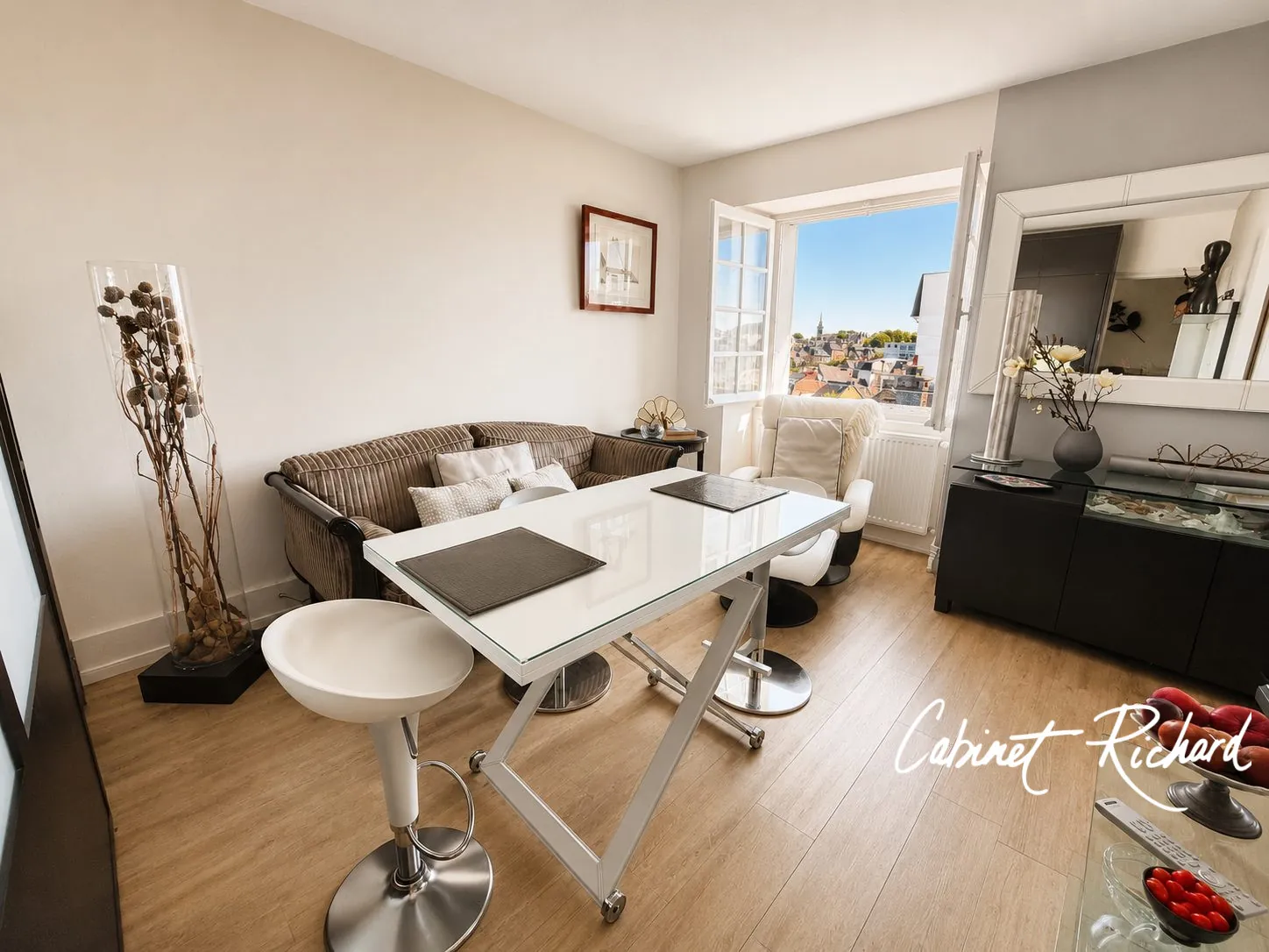 T2 en Centre-ville de Dinard avec vue dégagée et proximité plage
