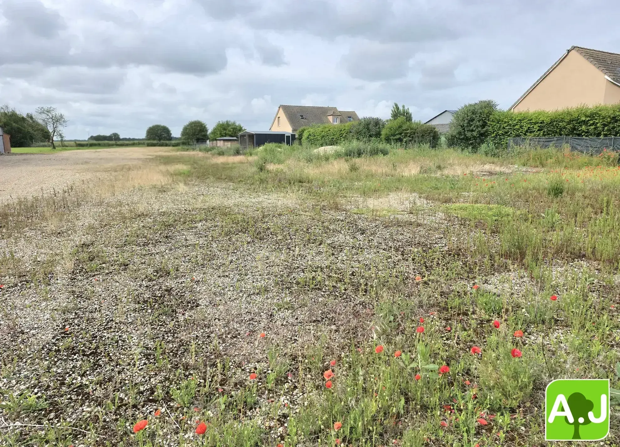 Terrain à bâtir de 1343 m² à Bueil, calme et bien situé