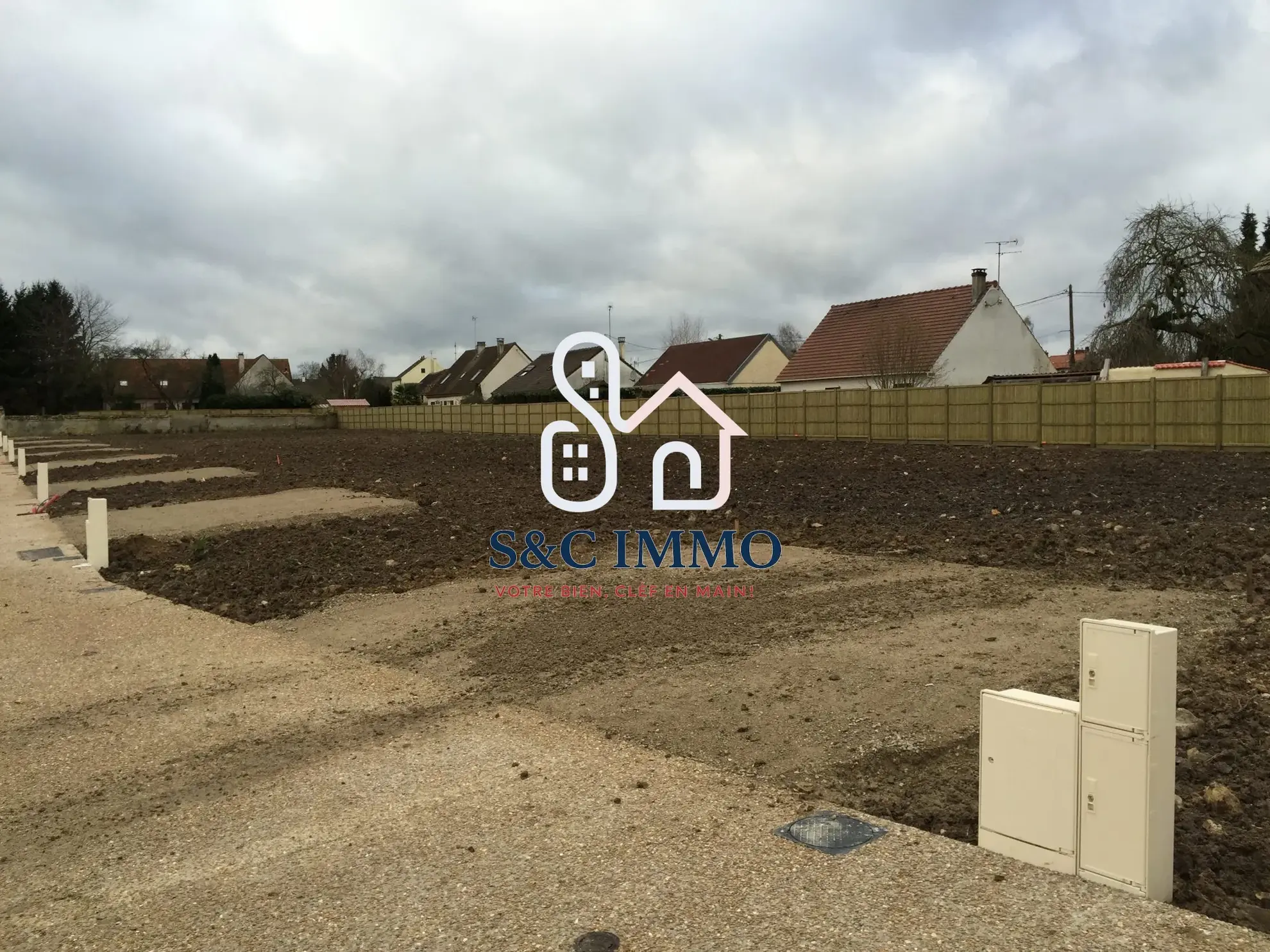 Terrain constructible de 394 m² à Lesches, cadre paisible et proche des commodités