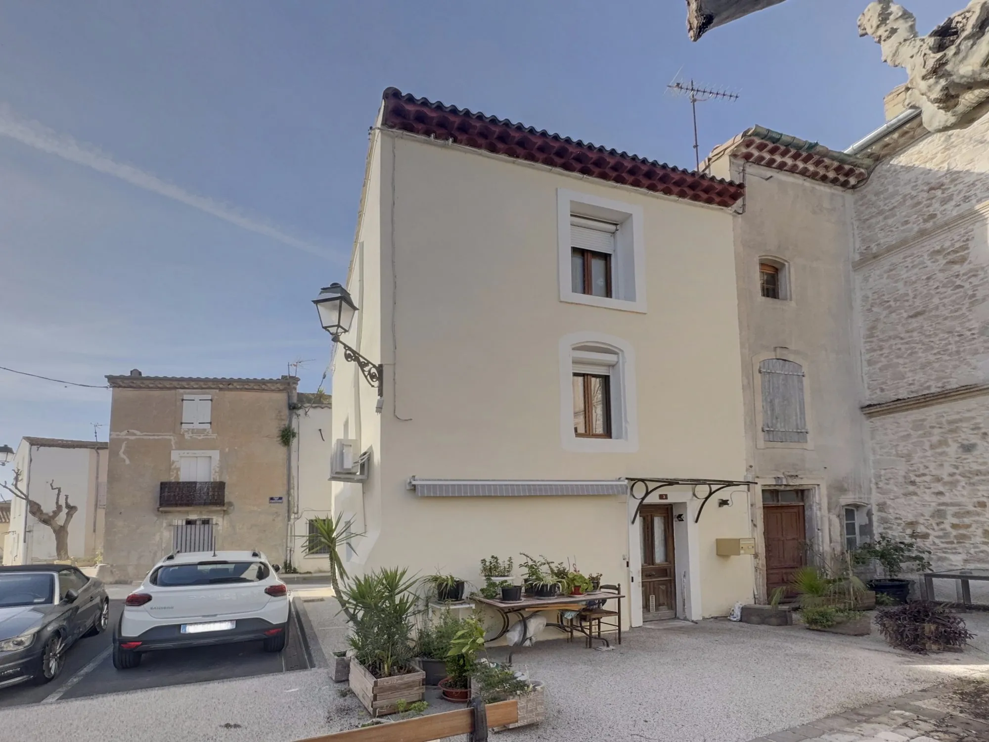 Charmante maison de ville à Sauvian de 58 m² à rénover
