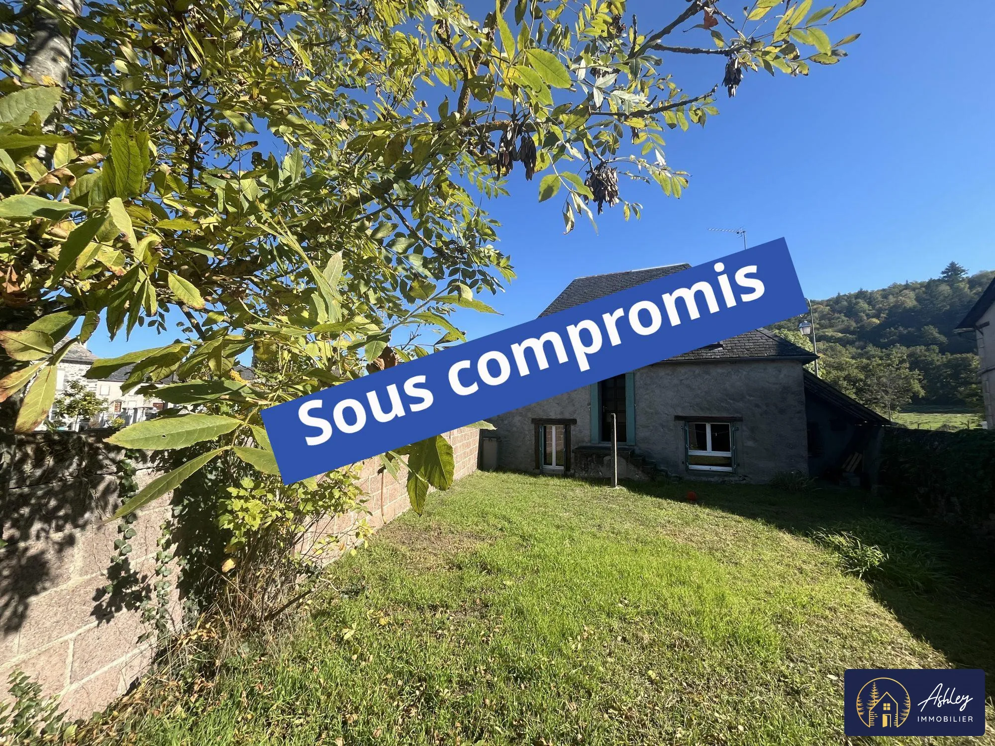 Maison de village authentique à Sauvat en Auvergne avec potentiel d'aménagement