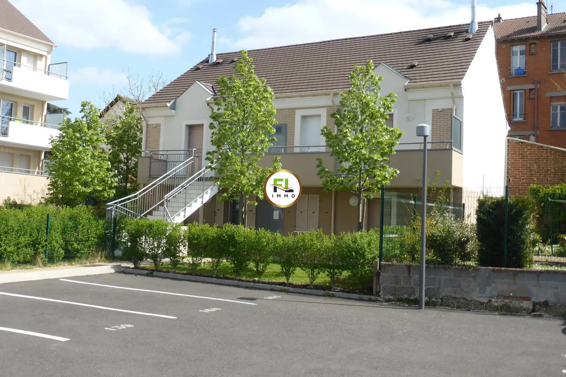 Appartement F2 à vendre à Achères avec terrasse et parking