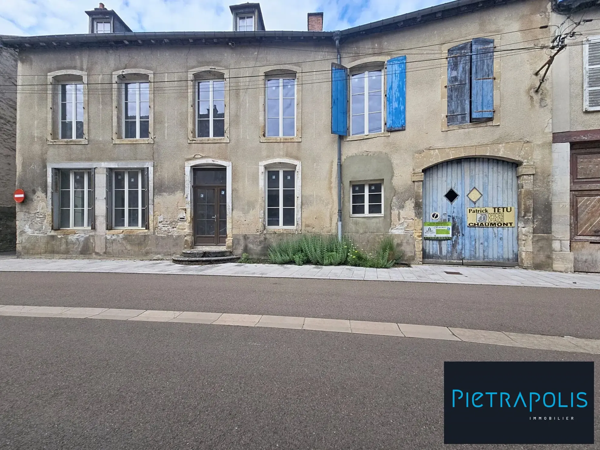 Immeuble à finir de rénover à Vignory - Bon potentiel d'investissement