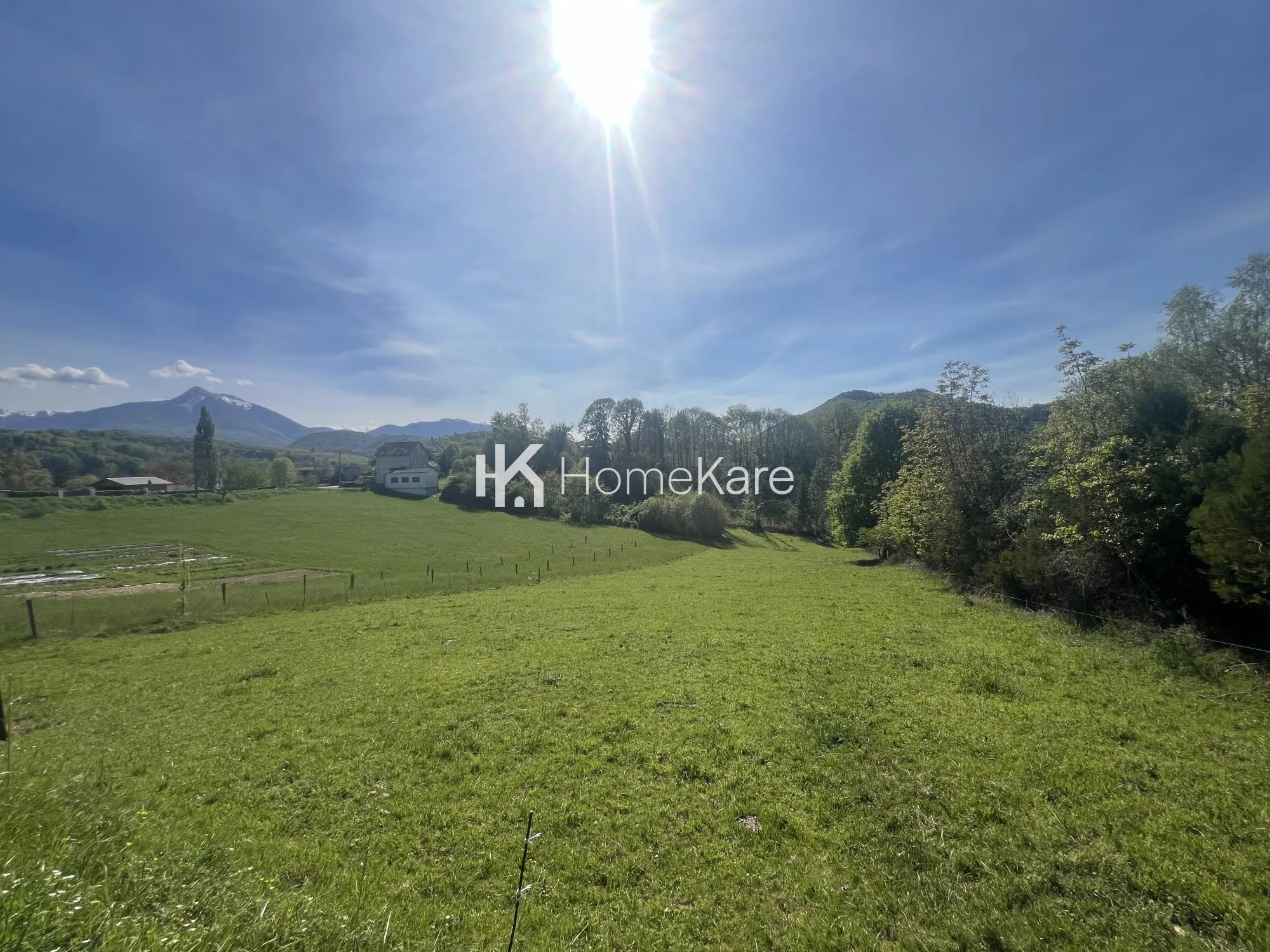 Terrain à vendre à Estadens avec vue sur les montagnes — Viabilisé et à proximité des services