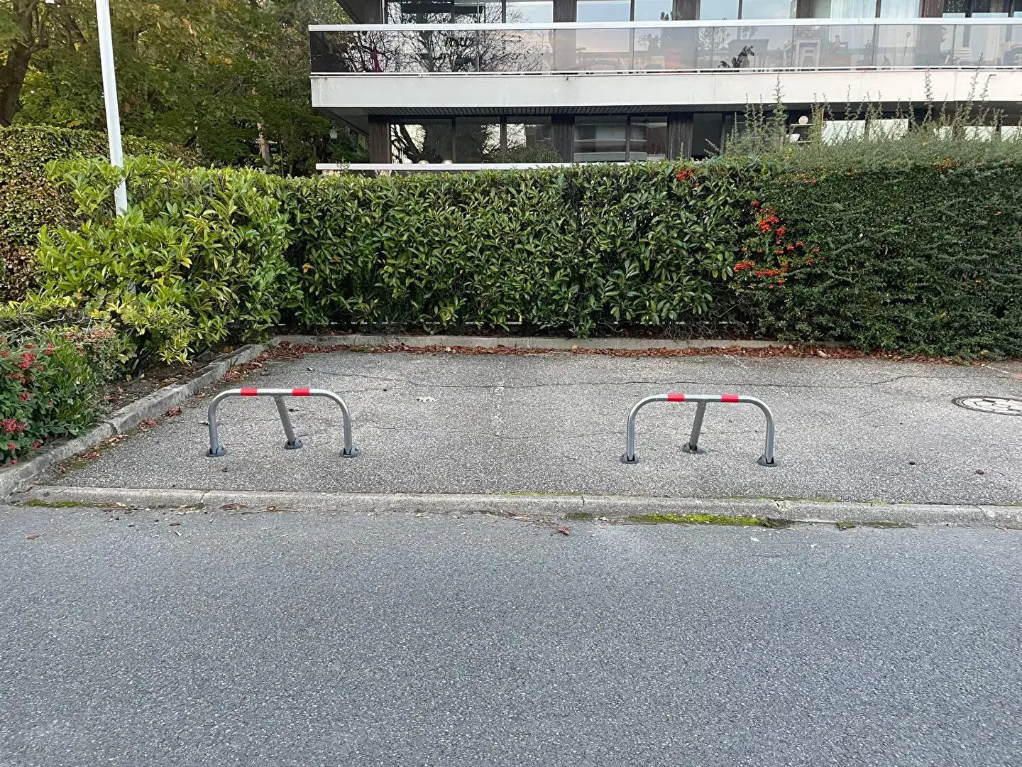 Place de parking aérien sécurisée à Le Chesnay-Rocquencourt - Investissement simple et rentable
