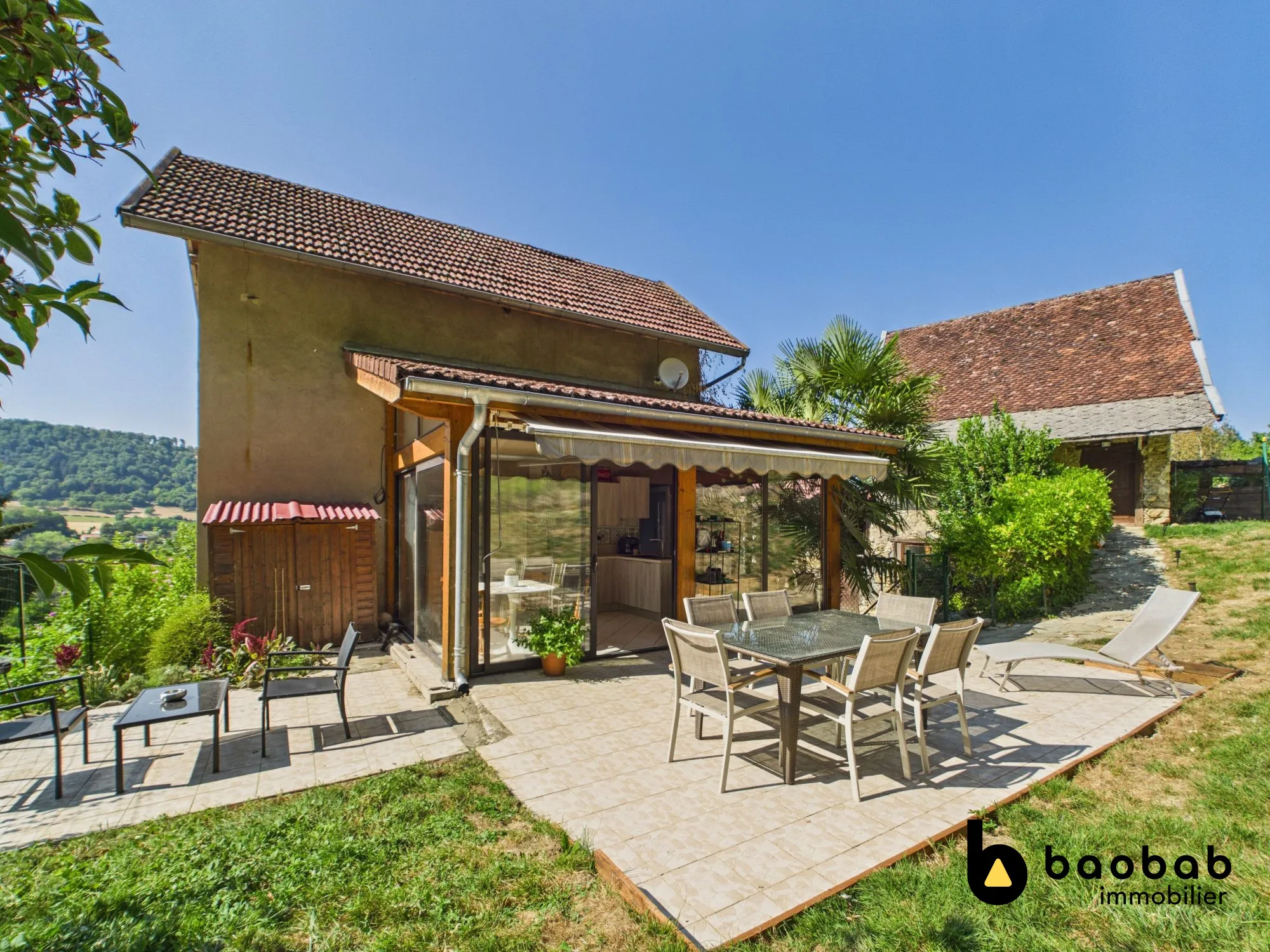 Maison 2 chambres avec grange et terrain à Voissant, environnement calme