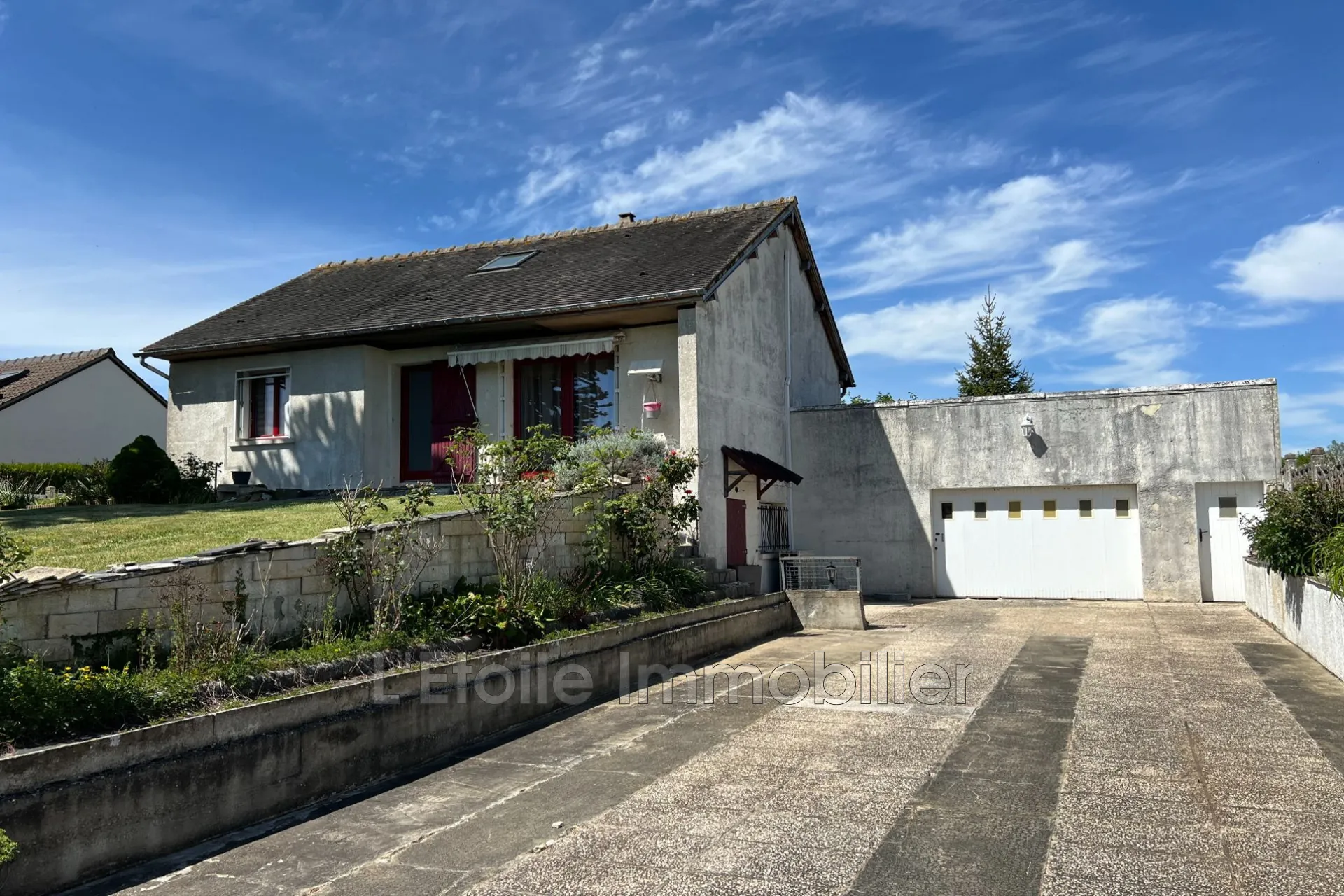 Maison spacieuse à Bocé avec grand terrain et nombreux agencements - Offre exclusive