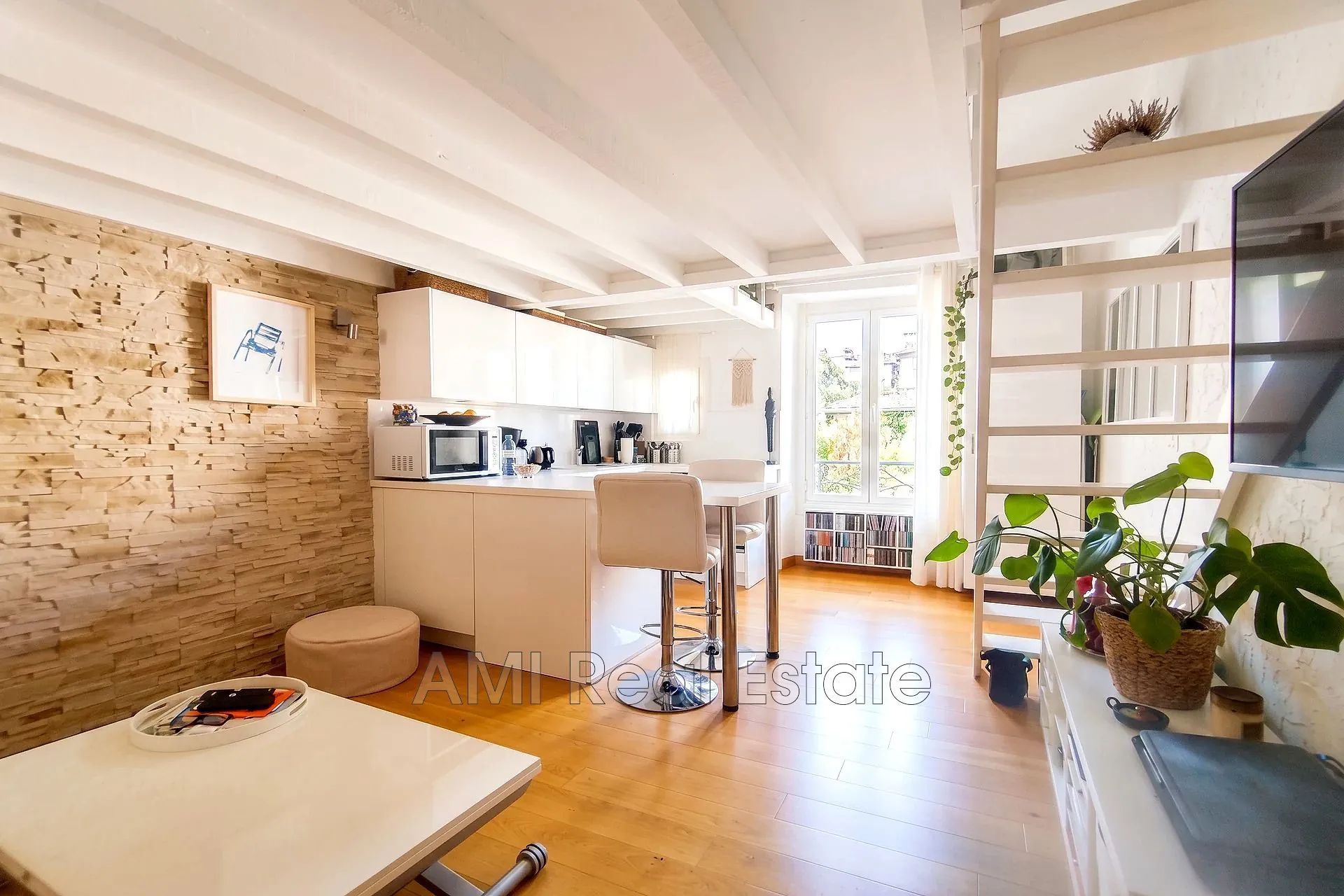 Spacieux studio avec mezzanine à Nice, proche mer, idéal investisseur ou première acquisition