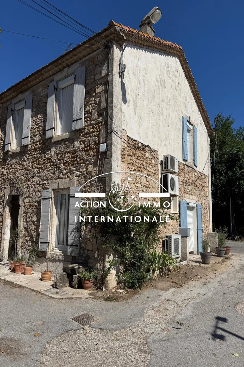 Maison rénovée de 109 m² à Caphan avec 4 chambres et studio indépendant