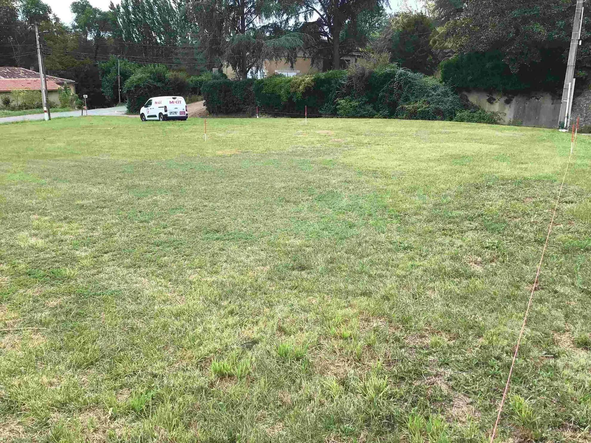 Terrain constructible viabilisé de 400 m² à Preignac, idéal pour votre future maison