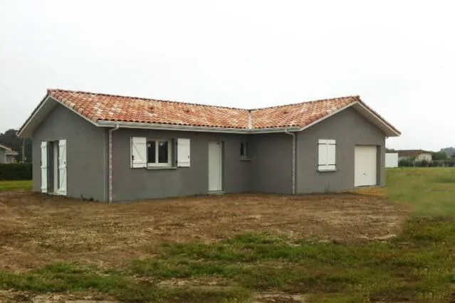 Maison neuve 4 chambres avec garage à Landiras