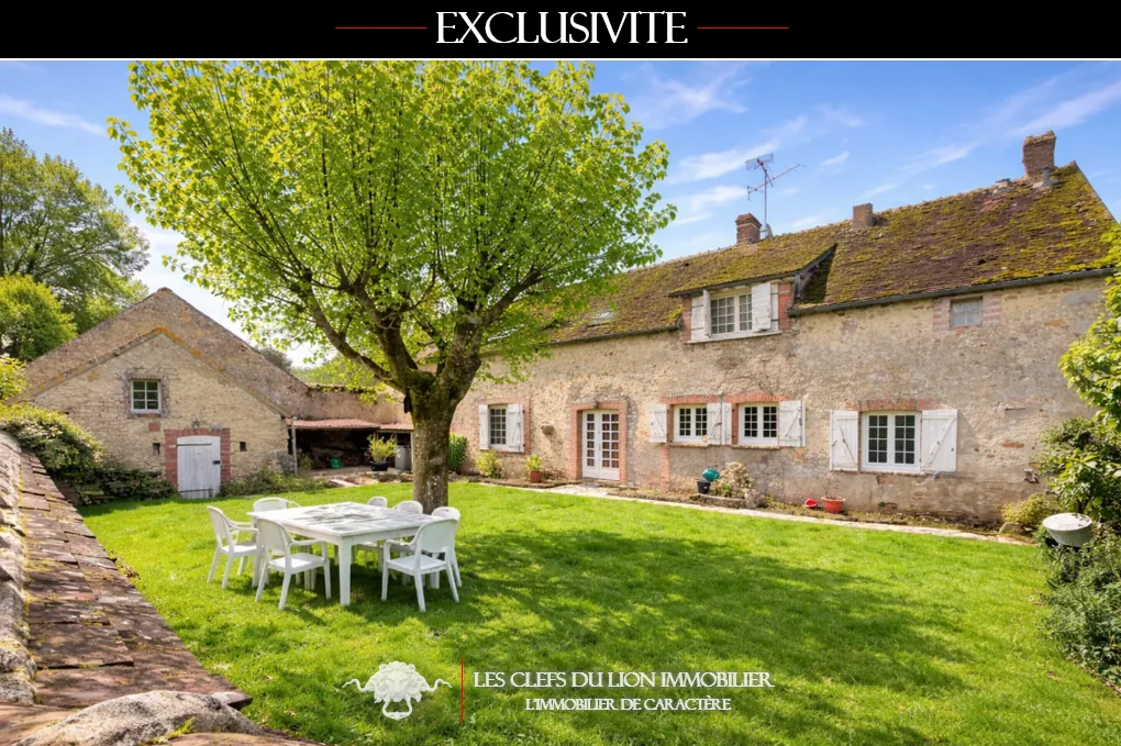 Grande maison de village avec jardin clos proche de Paris