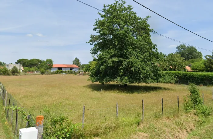 Terrain viabilisé à Roaillan de 850 m² au calme - Prix 55 000 €