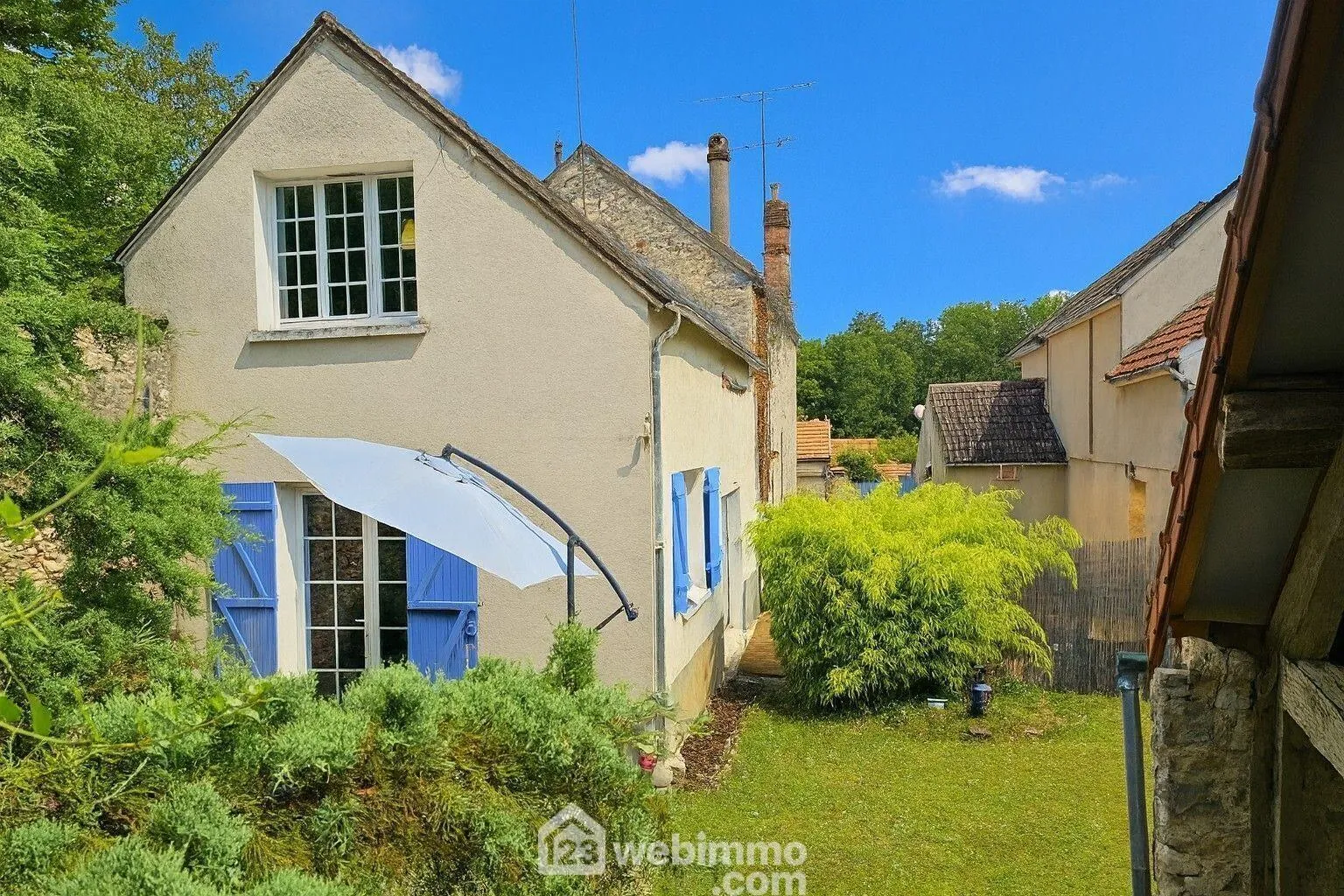 Charmante maison de 105 m² avec jardin et dépendance à Gironville-sur-Essonne