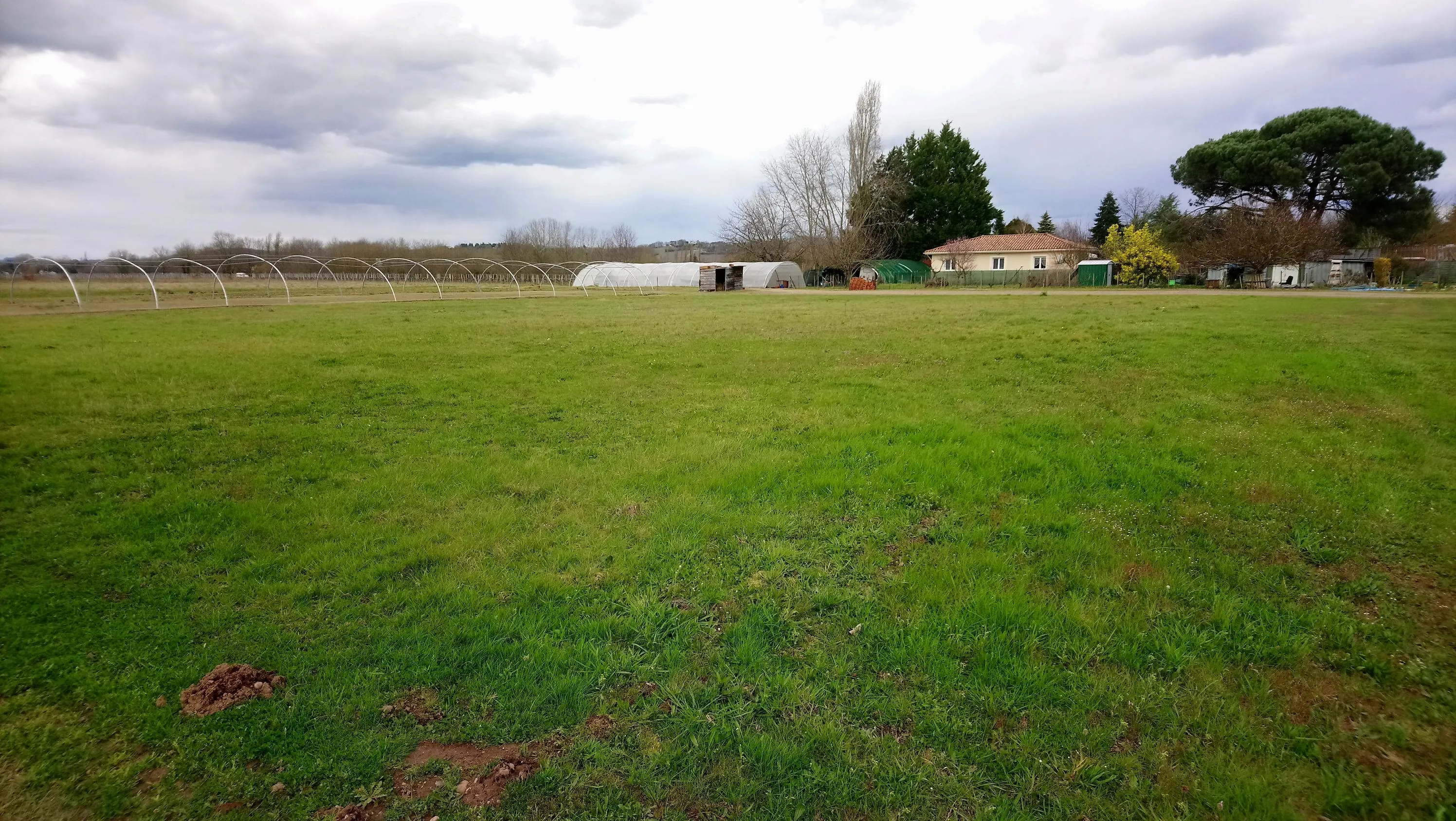 Terrain à bâtir plat et viabilisé à Castillon-la-Bataille