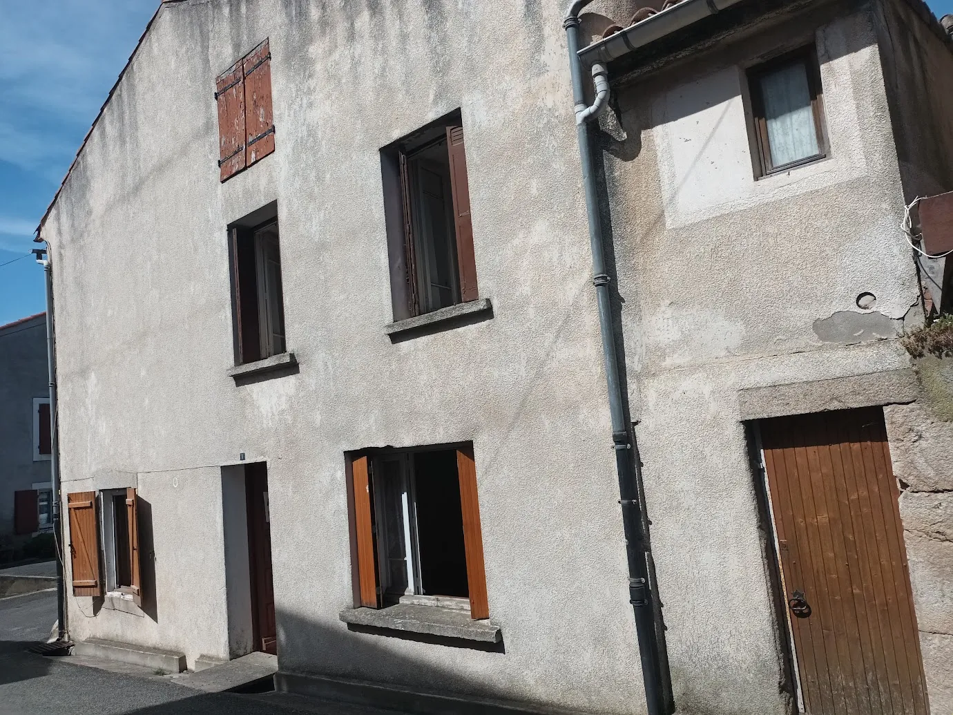 Maison en pierre avec potentiel d'aménagement à Villardonnel proche Carcassonne