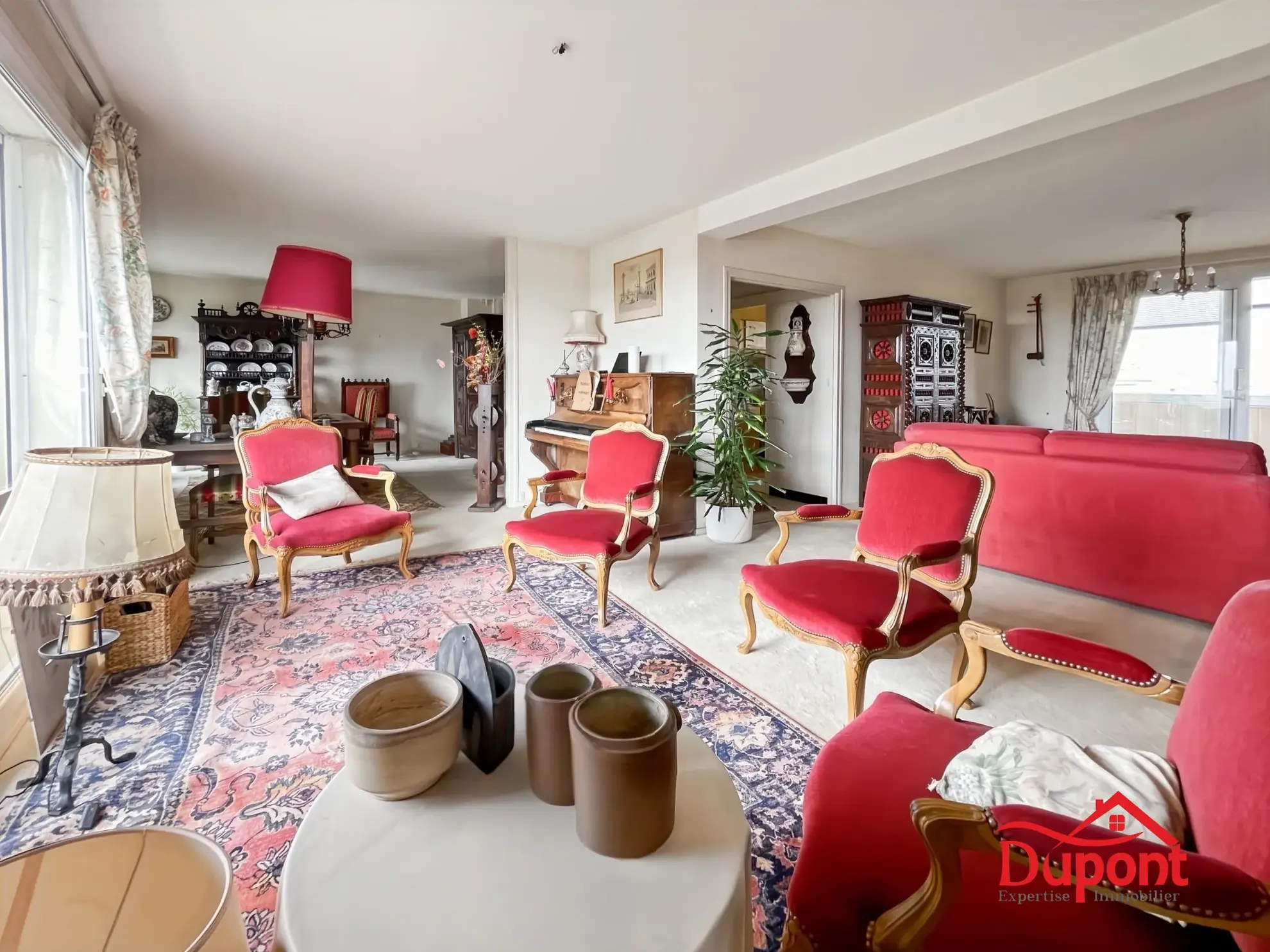 Appartement de 113m² avec 3 chambres, balcon, cave et parking à Saint-Quentin