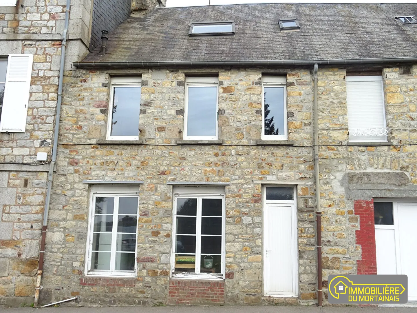 Maison de ville à vendre à Mortain-Bocage - 3 chambres, cave, chaufferie