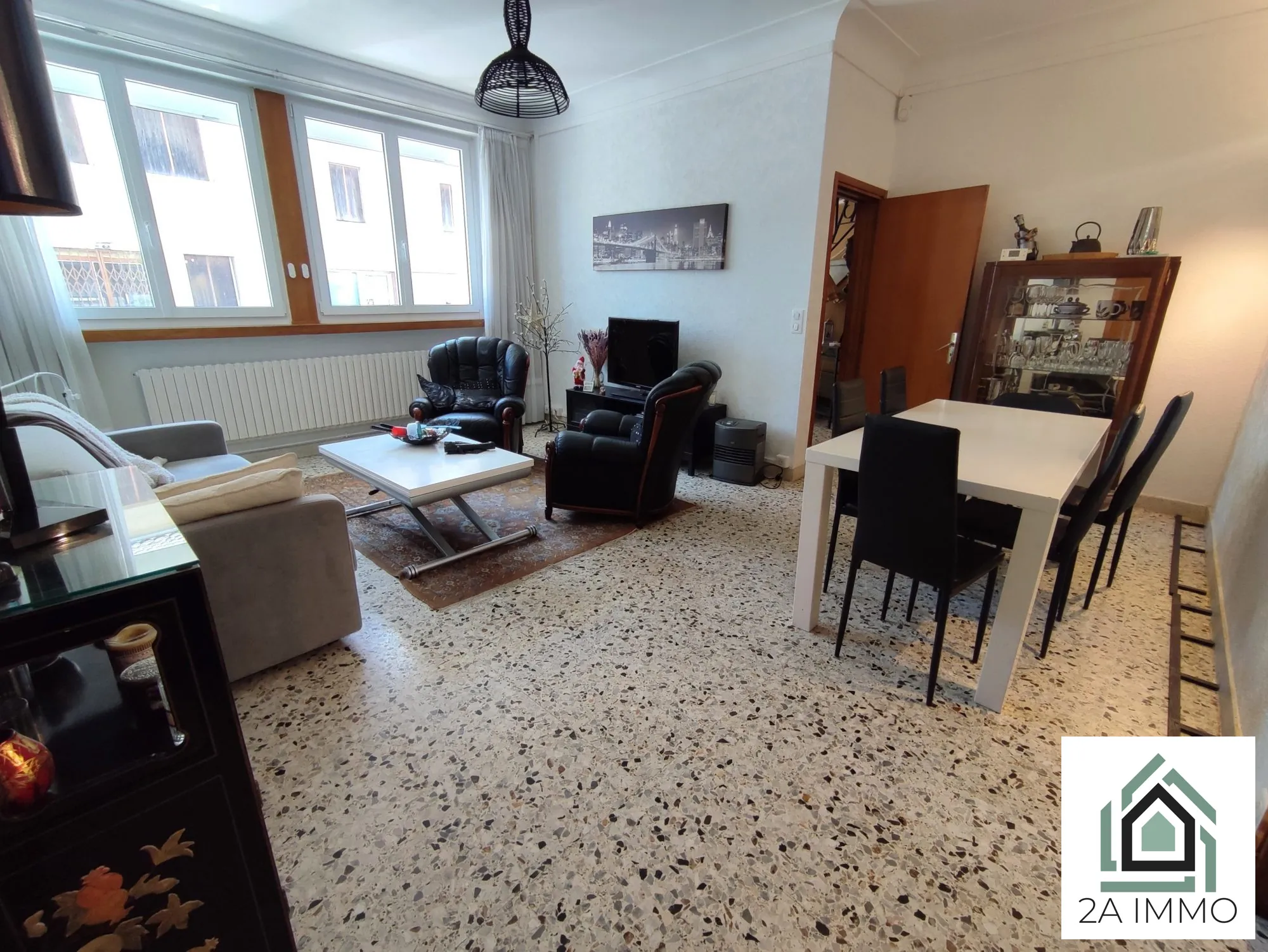 Maison 5 chambres avec grand jardin et garage à Gelles