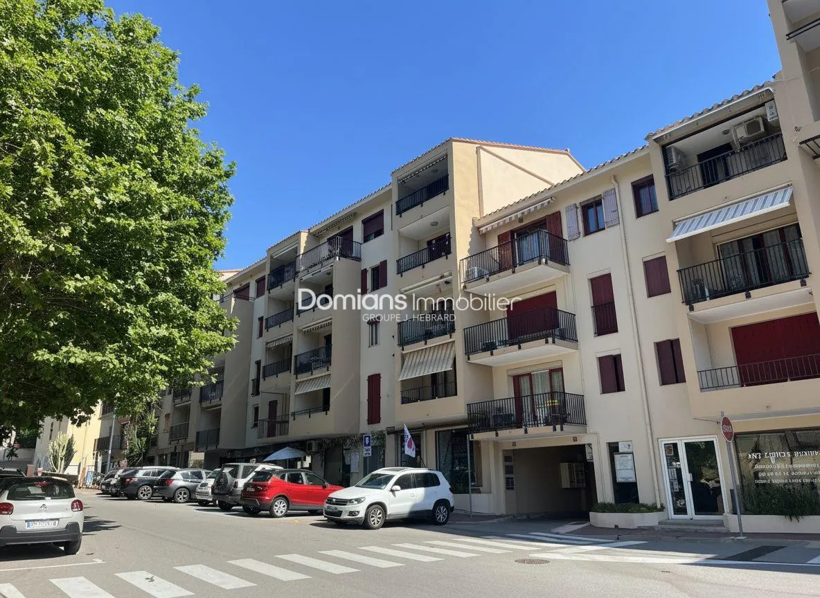 Appartement T3 avec vue sur le port à Port-Vendres – Dernier étage et terrasse