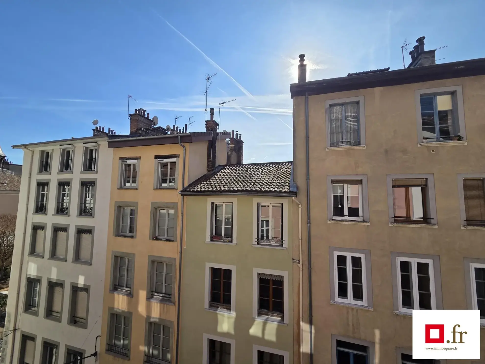 Charmant T1 à Grenoble proche quai de l'Isère - 32 m² avec vue et potentiel