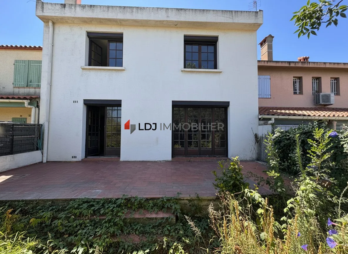 Maison à rénover avec 4 chambres, grand garage à Perpignan Saint-Assiscle