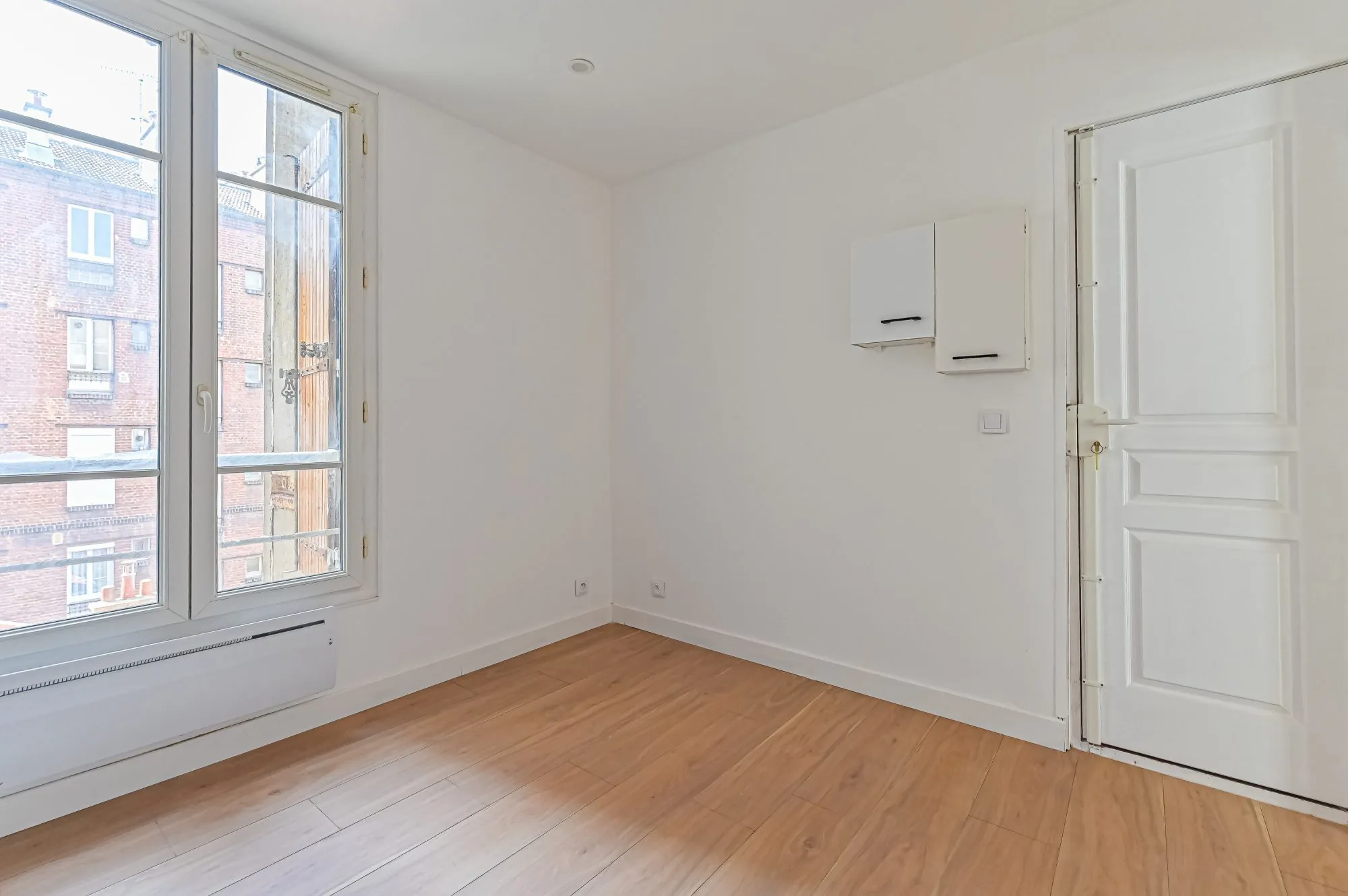Magnifique appartement 2 pièces à vendre à Clichy, proche métro ligne 14, rénové et calme