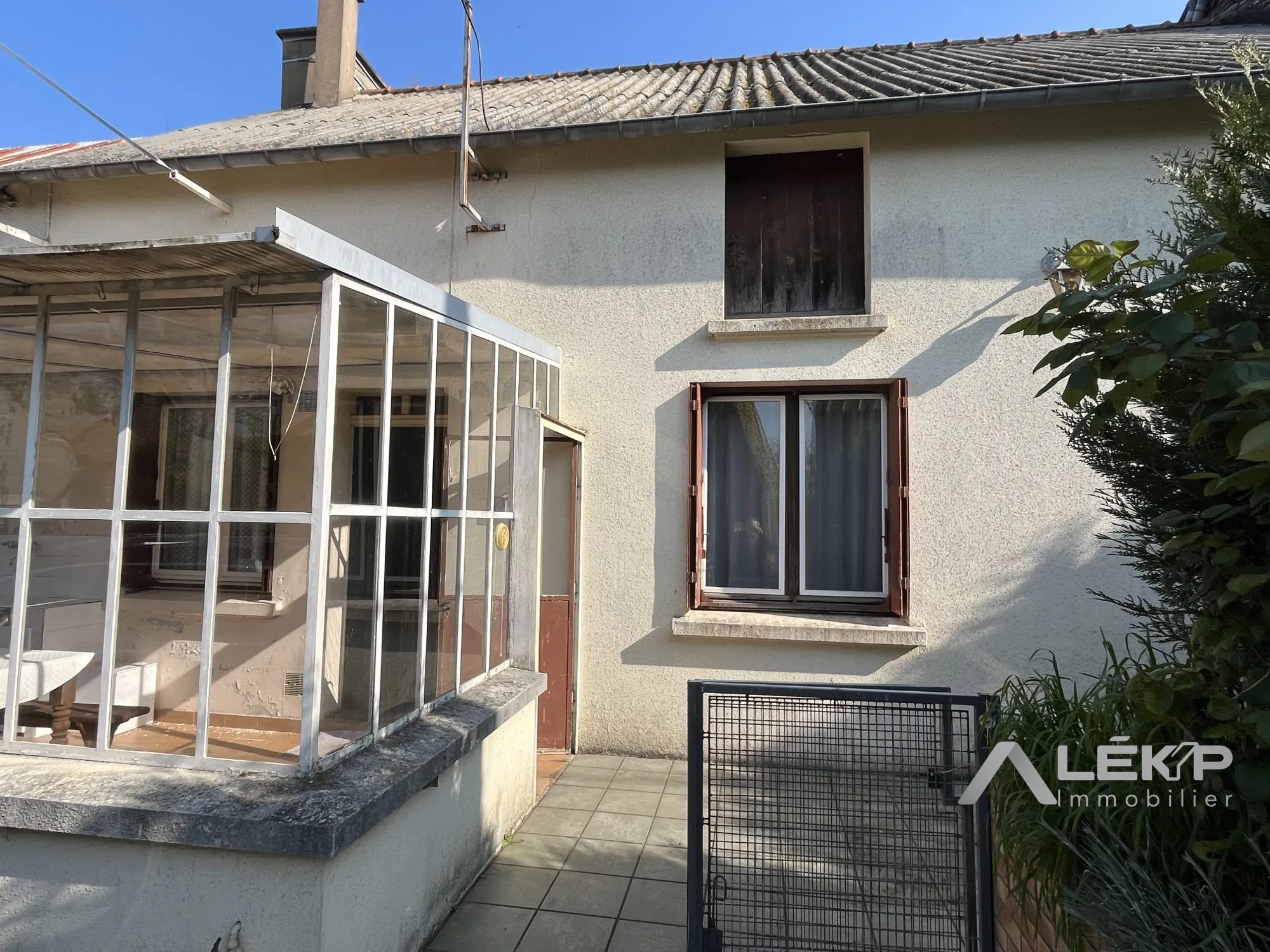 Maison à rénover de 106 m² avec dépendance à La Chapelle-de-Brain