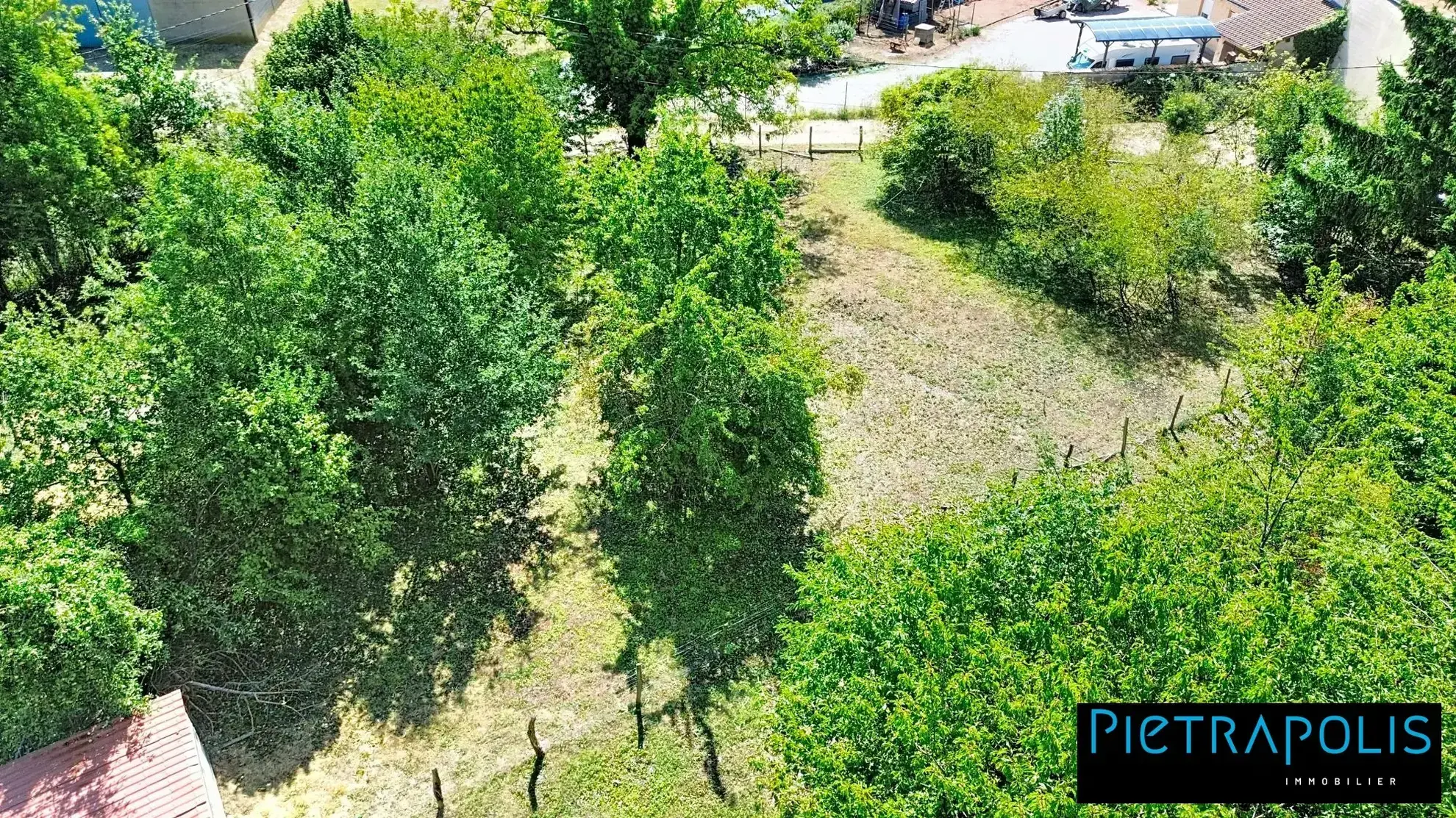 Terrain constructible de 734 m² viabilisé à Francheleins