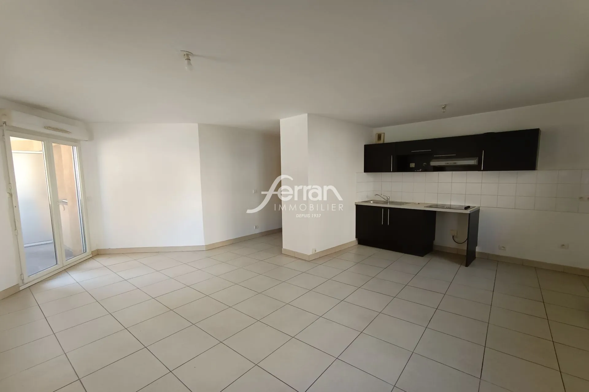 Appartement T3 de 59m² en centre-ville à Draguignan avec terrasse et parking