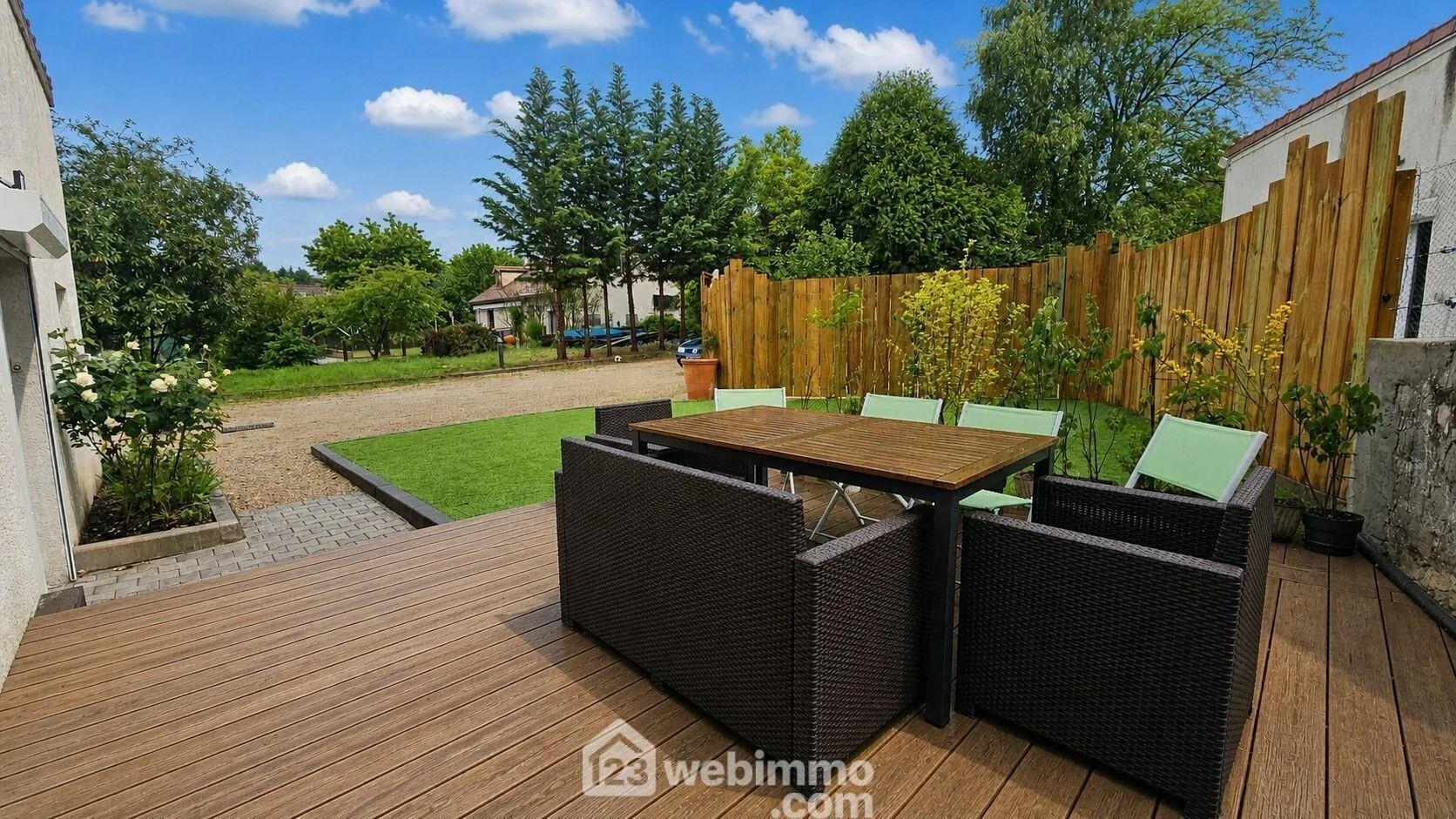 Maison de plain-pied à Moigny-sur-Ecole avec terrasse et stationnement
