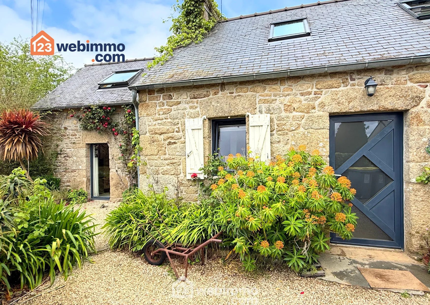 Maison rénovée de 75m² avec jardin à Ploumilliau (22)
