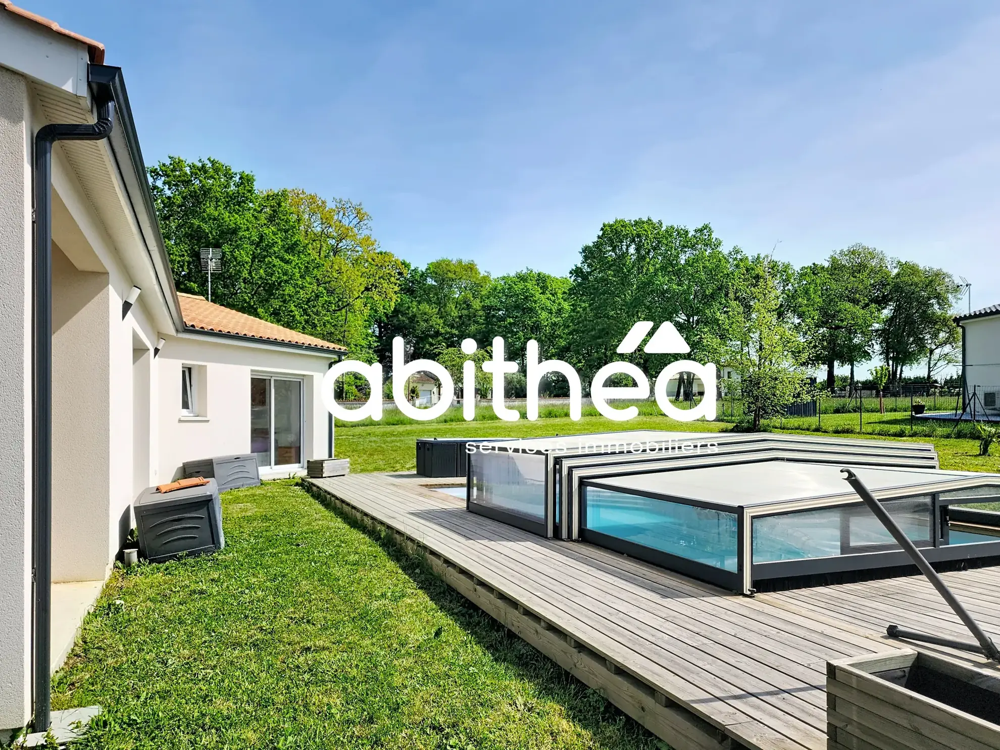 Maison contemporaine de plain-pied avec piscine à Jonzac - 3 chambres, 100 m²