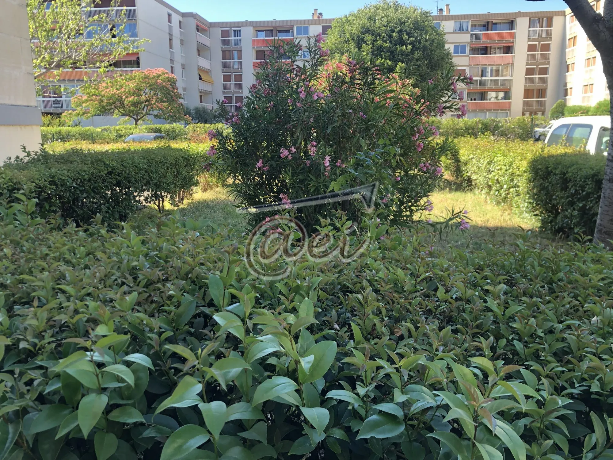 Appartement T3/4 à Marignane avec Vue Dégagée et Balcon