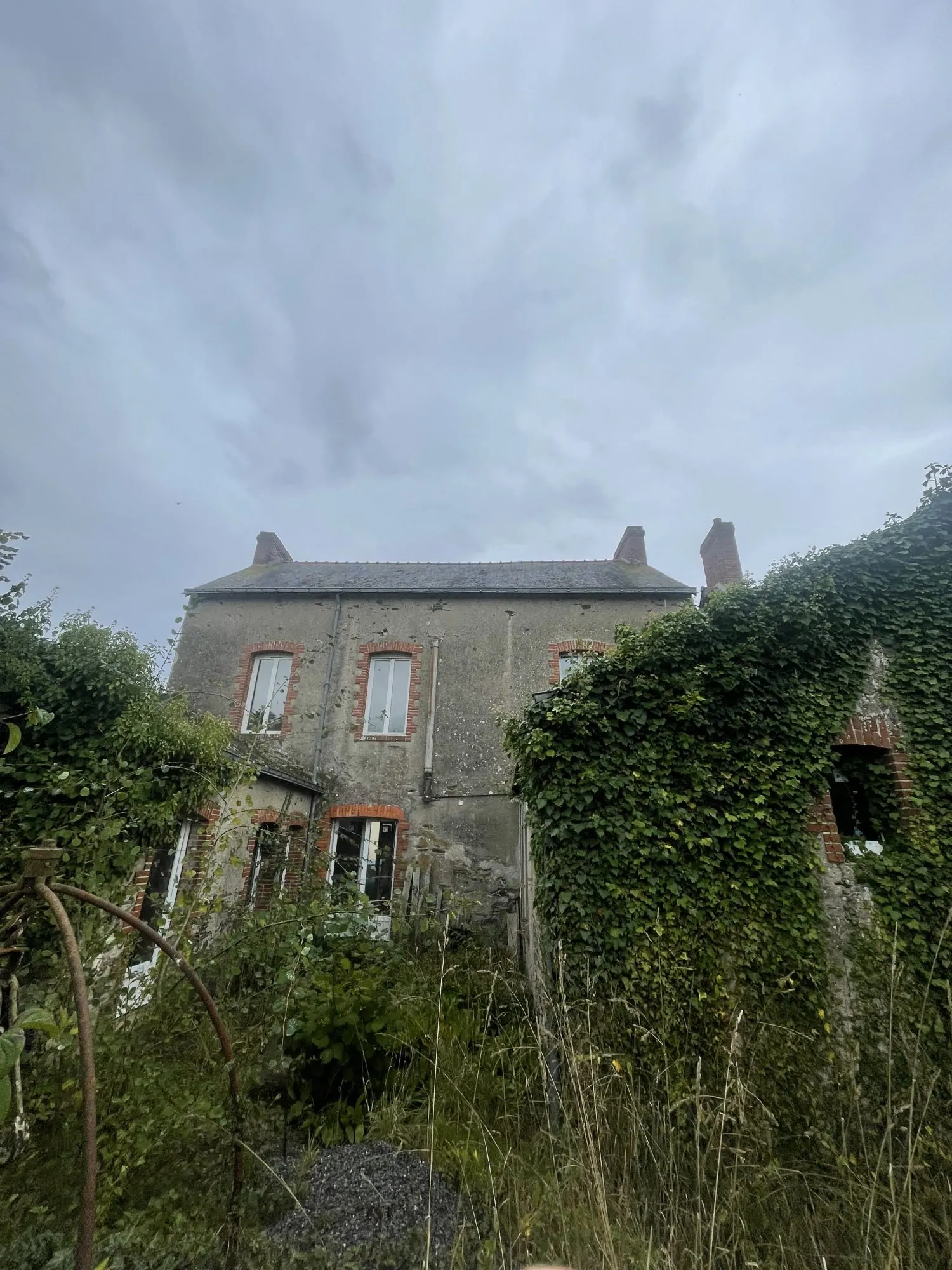 Maison à vendre à Plessé avec grand jardin et 6 chambres