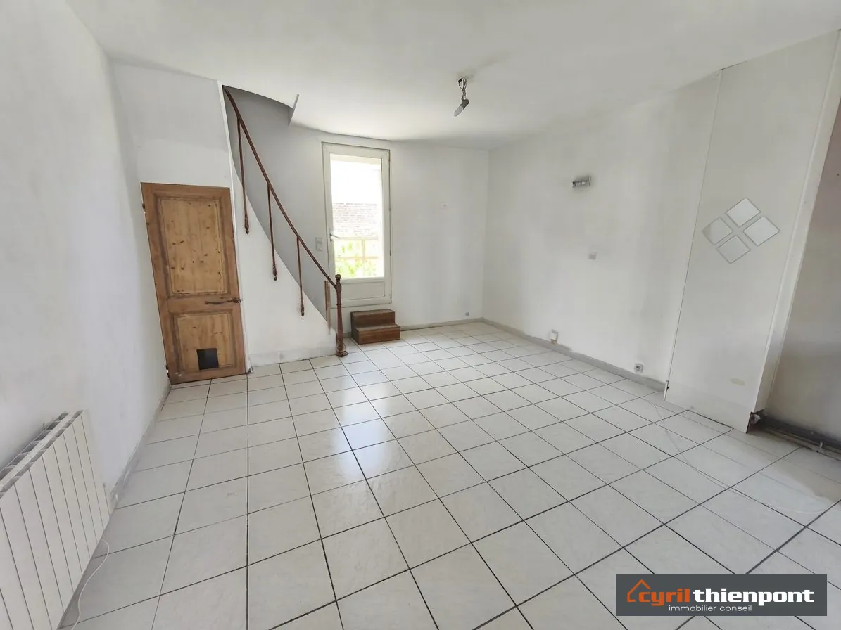 Maison 80m² à Abbeville avec 2 chambres, bureau, extérieur et cave