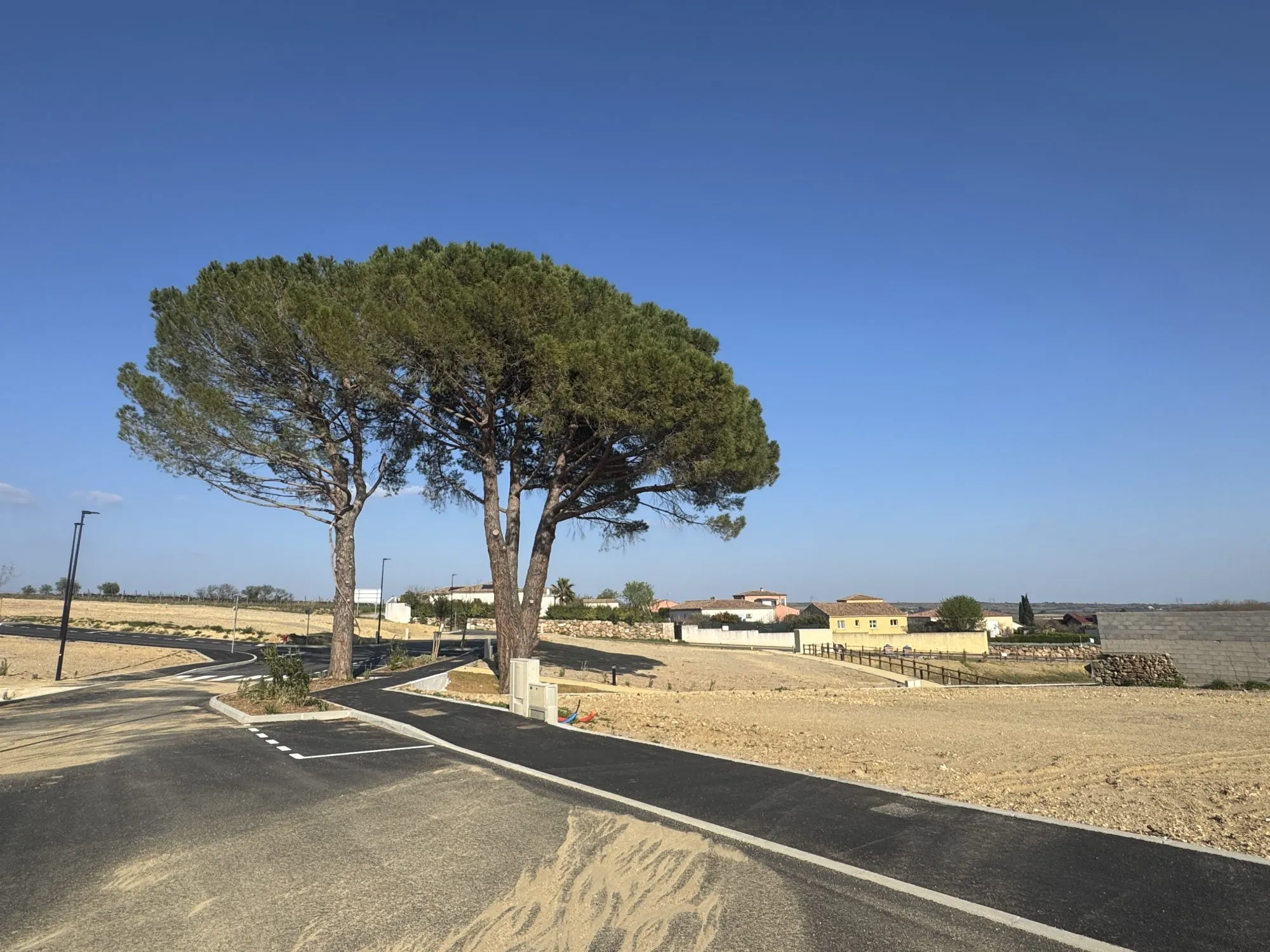 Terrain constructible viabilisé de 435 m² à Autignac, prêt à bâtir