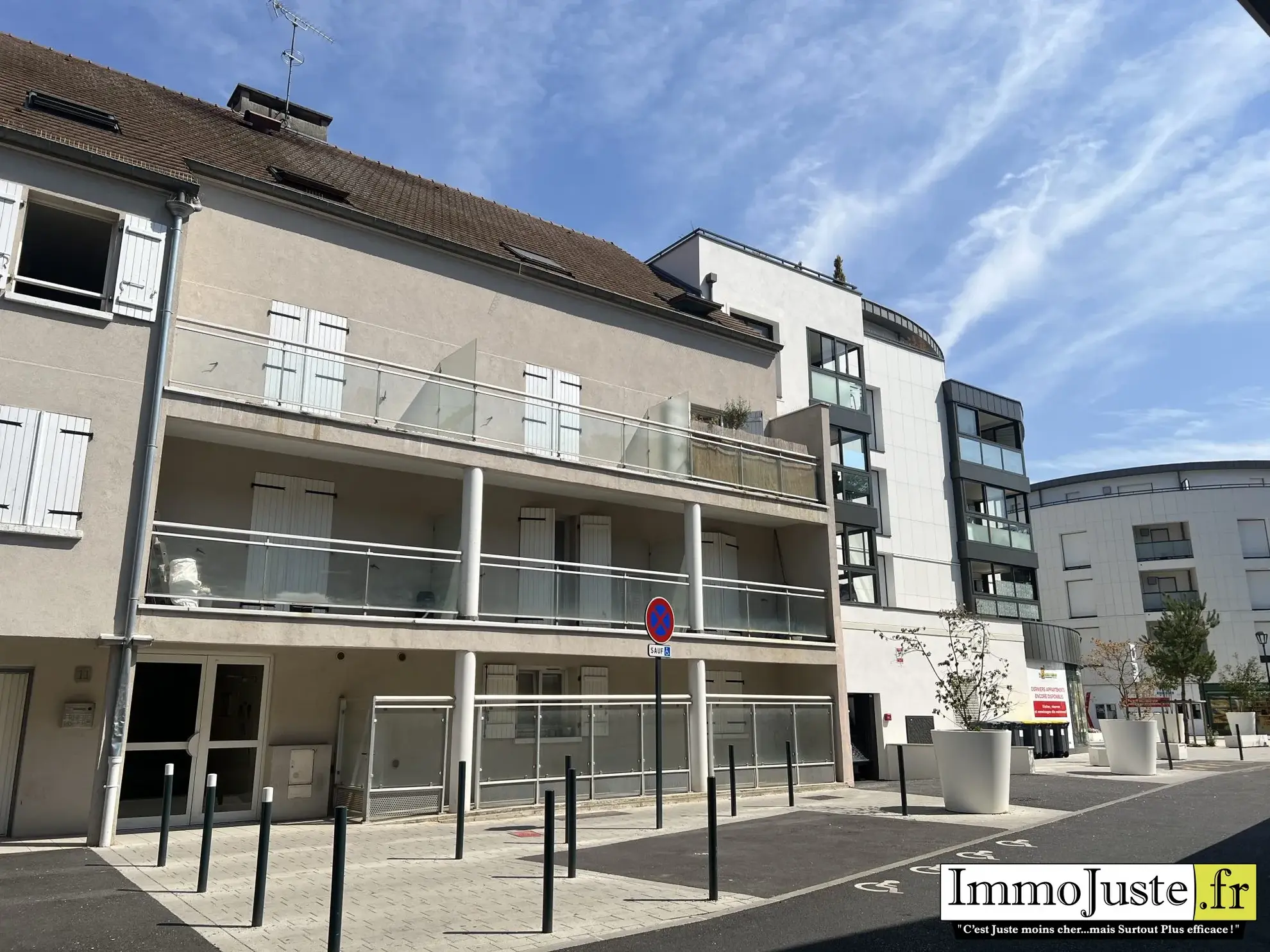 Duplex de 40 m² face à la gare de Saint-Cyr-l'École - Idéal investisseur