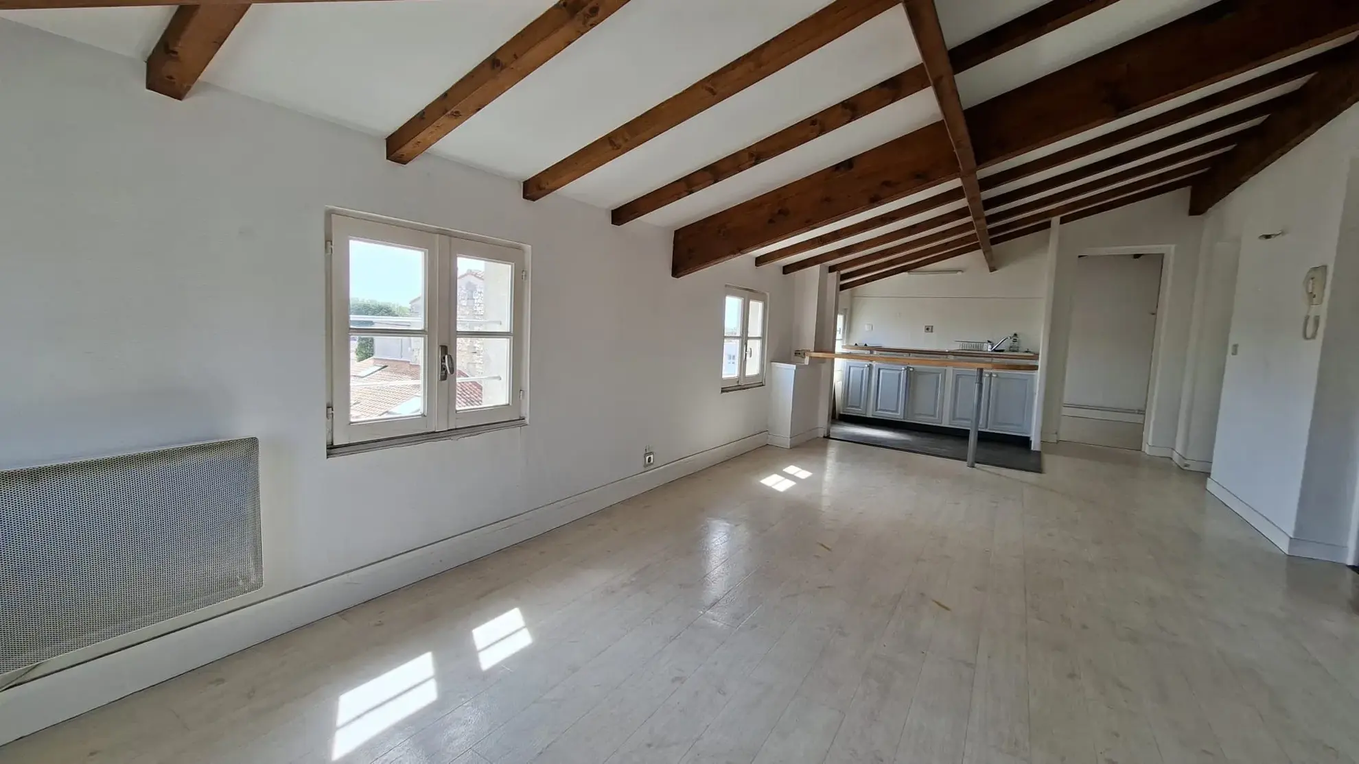 Charmant appartement T3 en Hyper Centre Rochefort de 37 m² loi Carrez