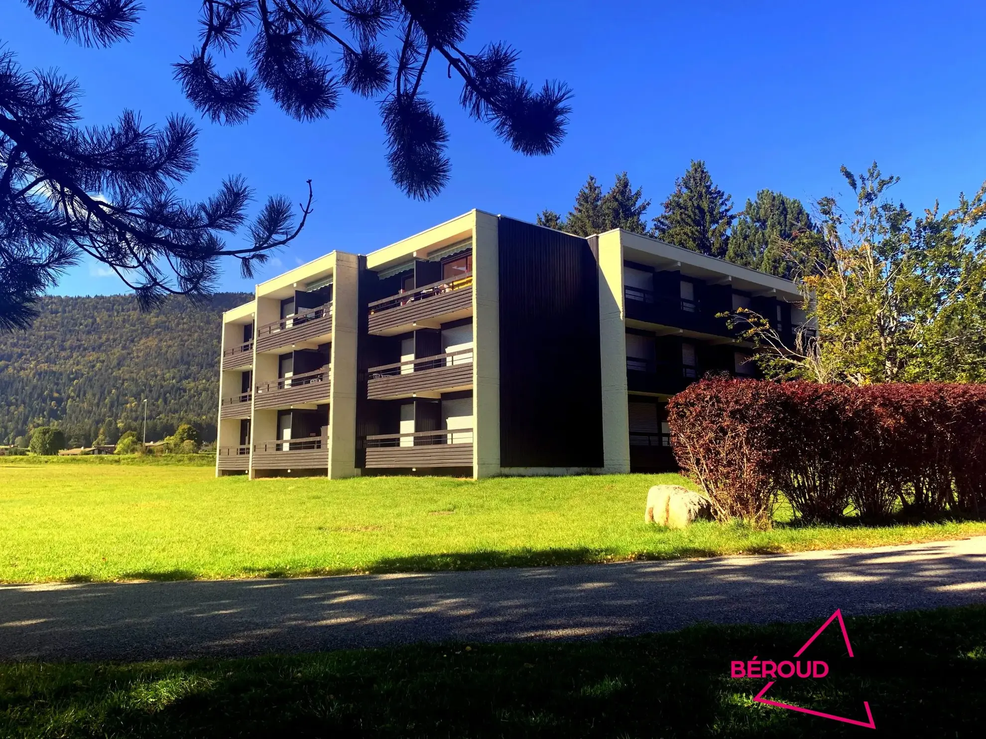 À vendre appartement 2 pièces à Autrans-Méaudre, Vercors avec balcon, à rénover