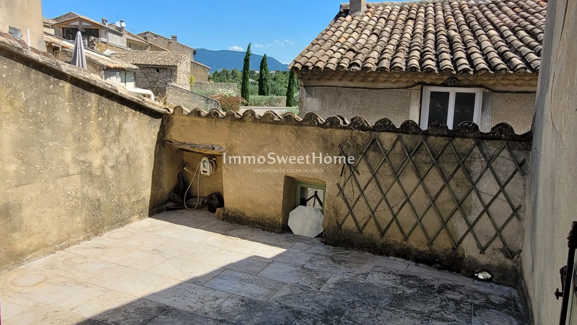 Maison de village avec terrasse, garage et cave à Mirabel-aux-Baronnies