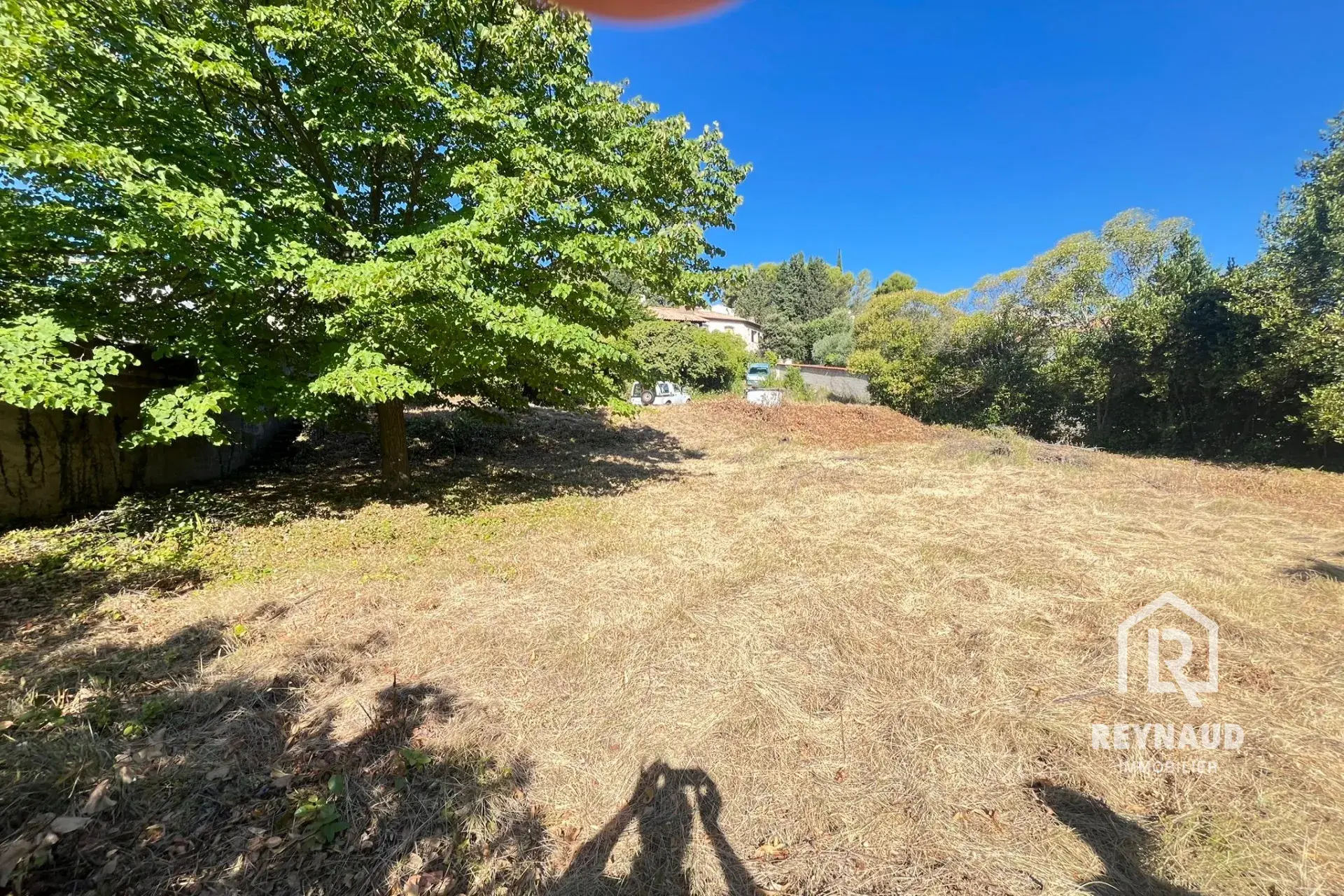 Terrain à vendre de 1220 m² à Clermont-l'Hérault, vue dégagée