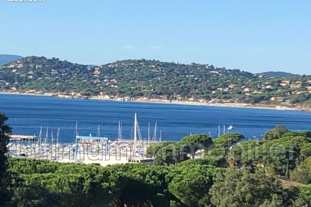 Bel appartement duplex avec vue mer à Roquebrune-sur-Argens