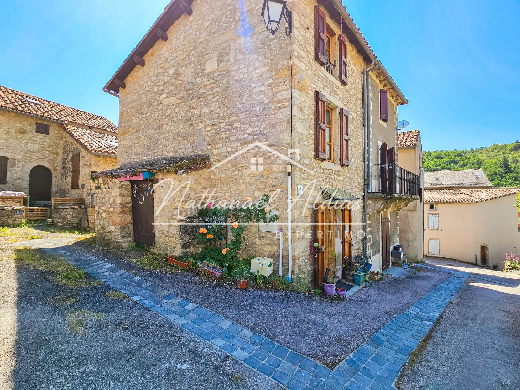Maison de village en pierre rénovée à Fondamente - 2 chambres, cheminée, environnement naturel