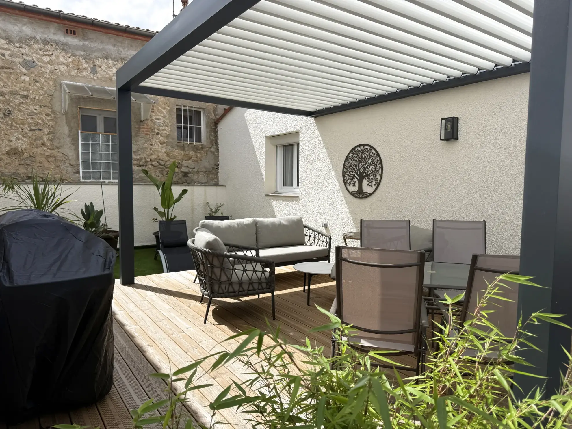 Belle maison rénovée avec terrasse et potentiel d'investissement à Le Boulou
